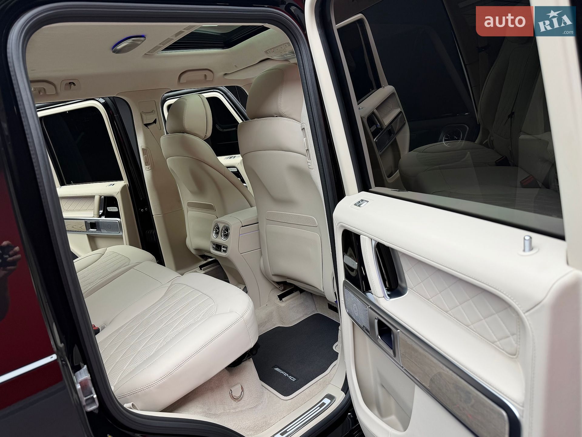 Mercedes-Benz G-Class 2025 VIN W1NWM0AB7SX059967 фото оголошення 42 з 56