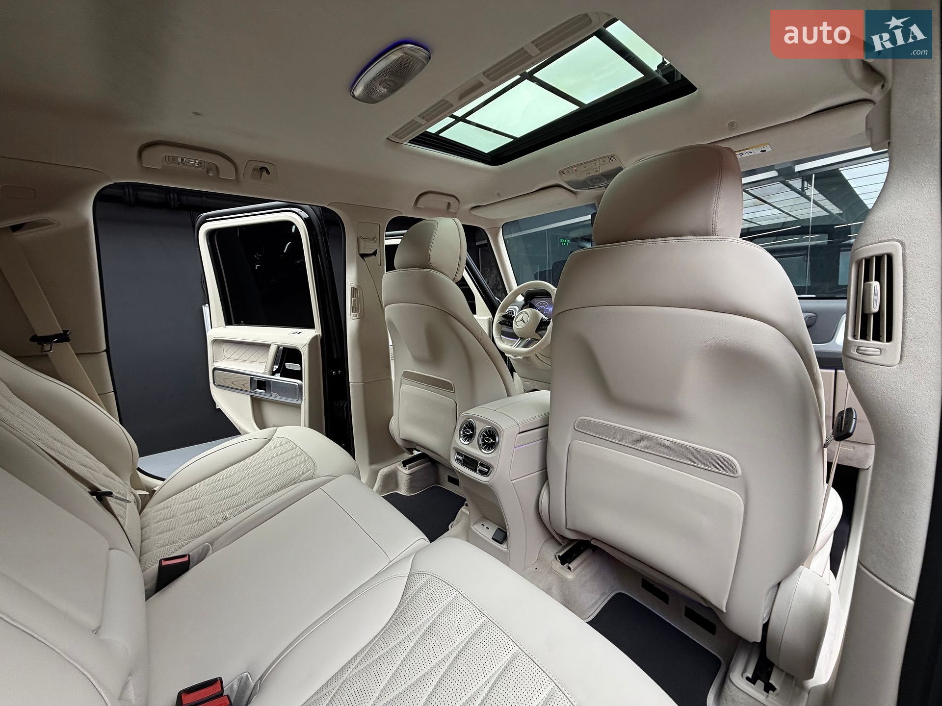 Mercedes-Benz G-Class 2025 VIN W1NWM0AB7SX059967 фото оголошення 47 з 56