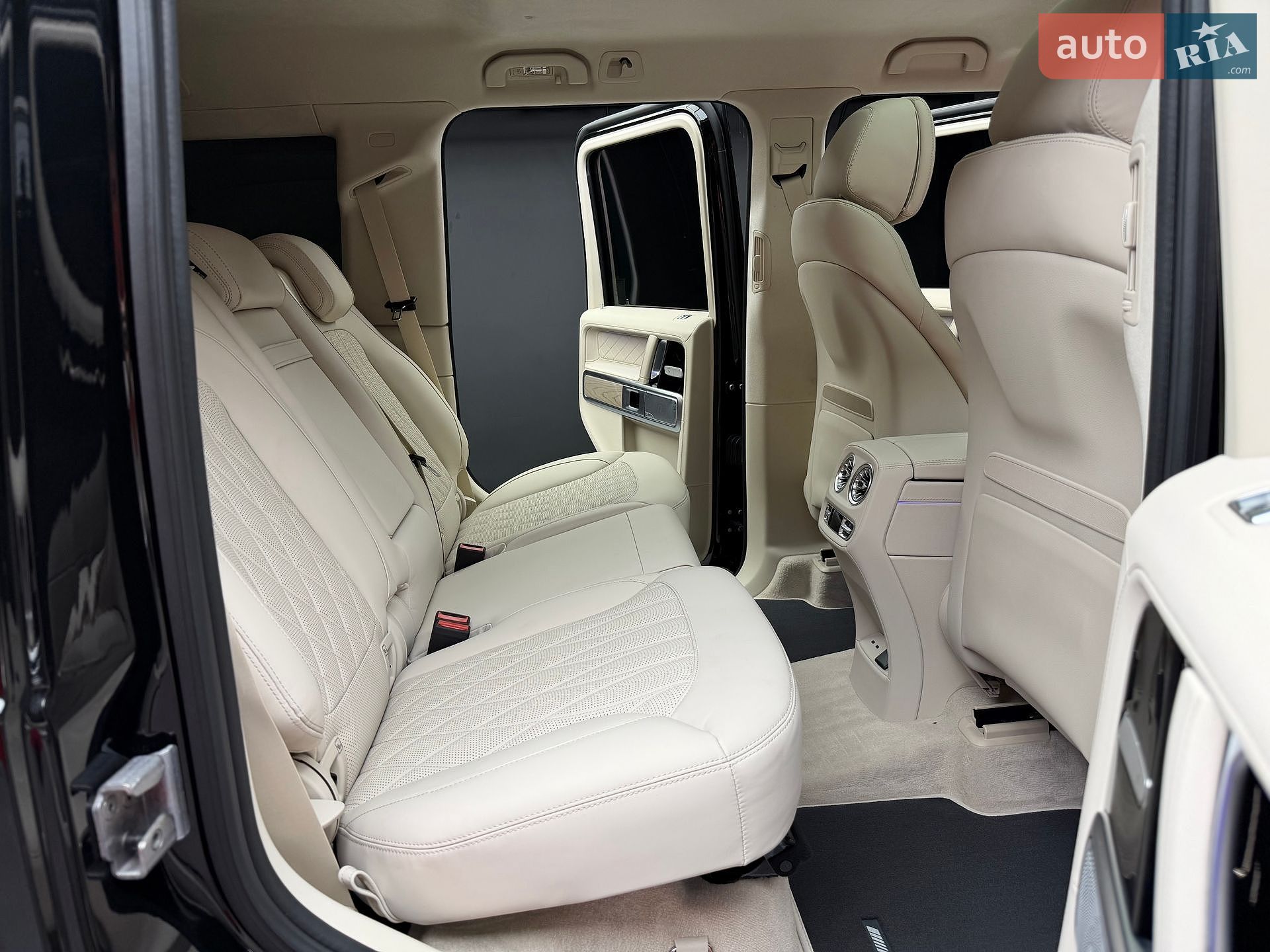 Mercedes-Benz G-Class 2025 VIN W1NWM0AB7SX059967 фото оголошення 44 з 56