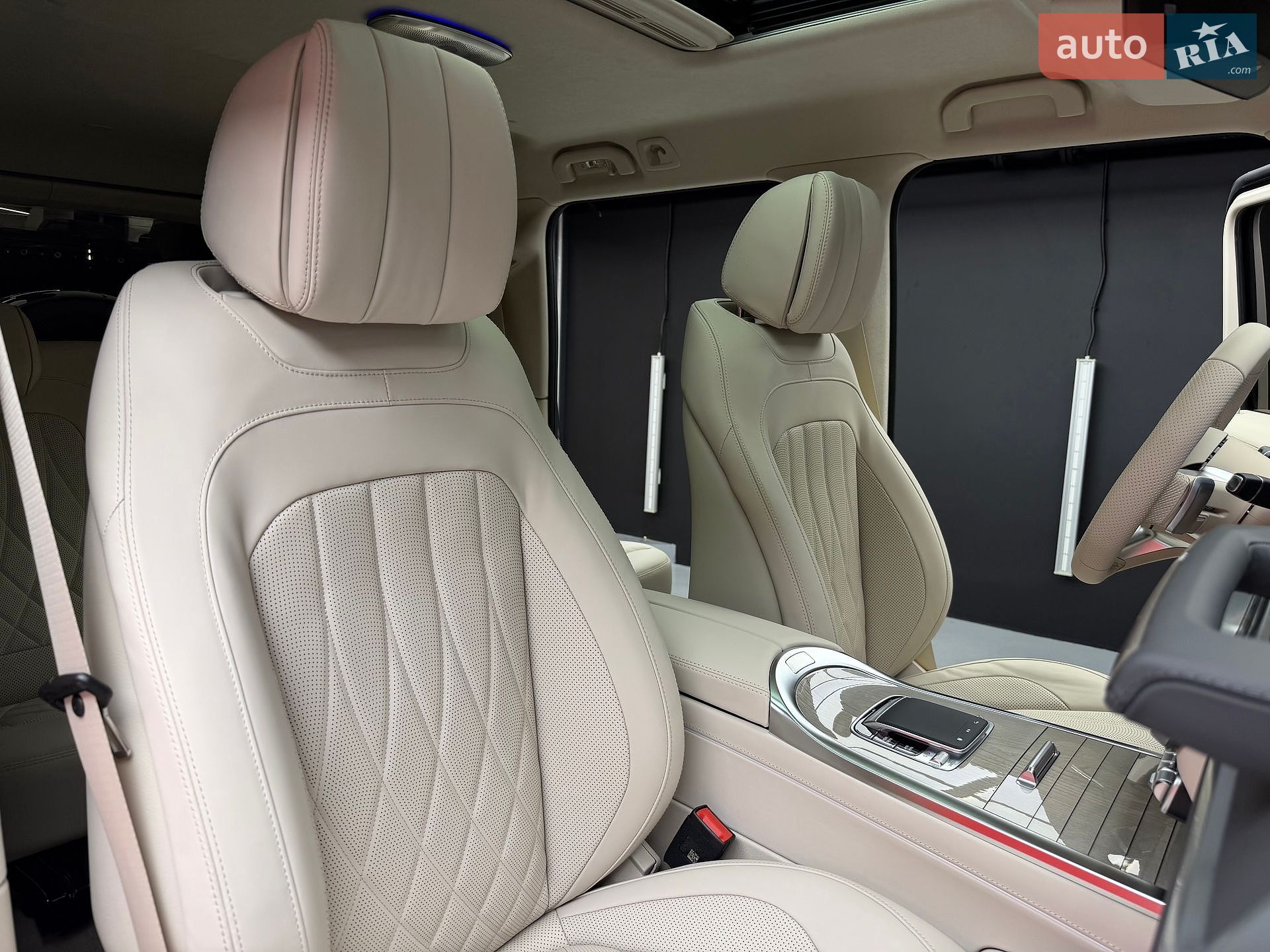 Mercedes-Benz G-Class 2025 VIN W1NWM0AB7SX059967 фото оголошення 54 з 56