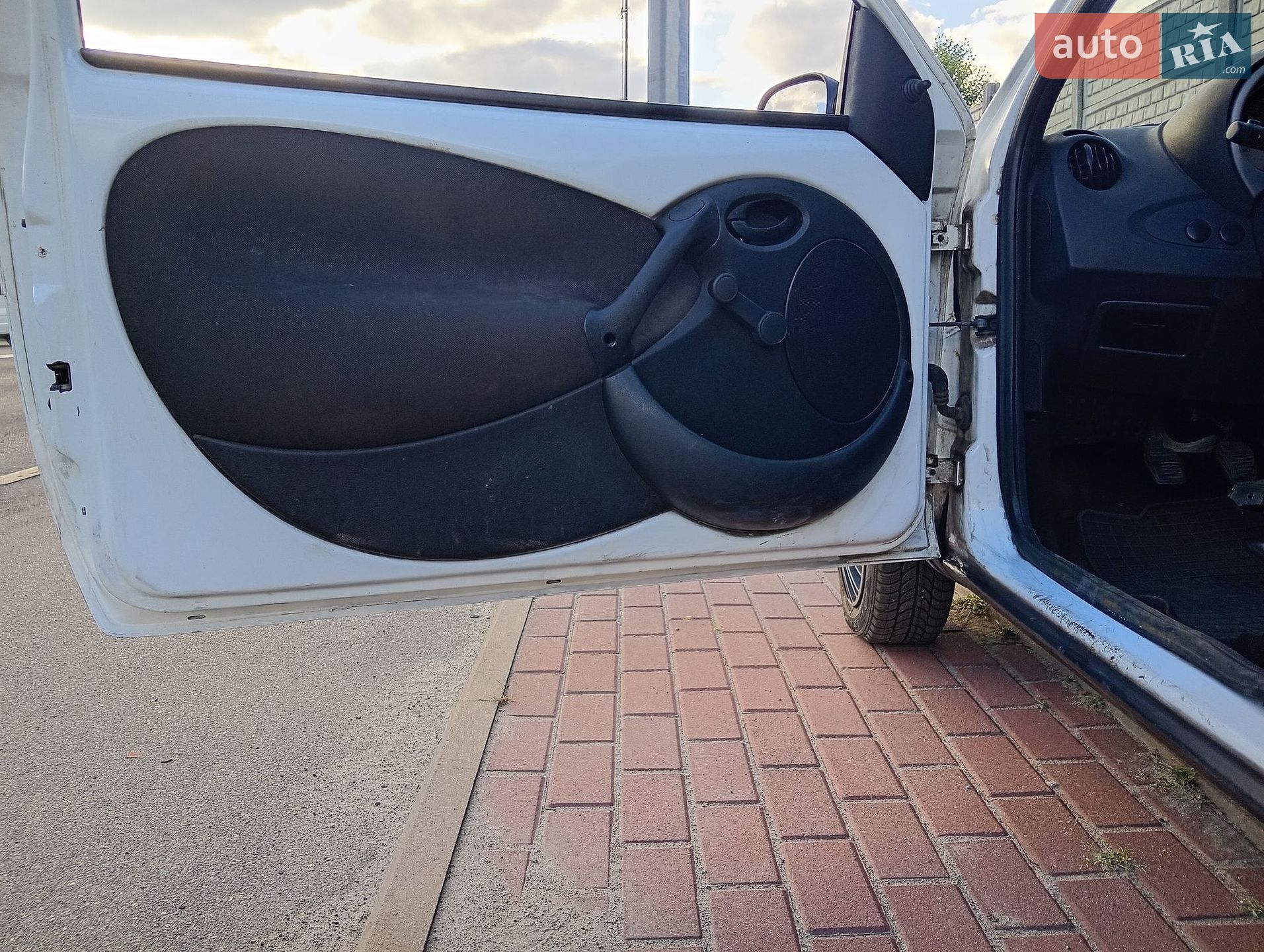 Ford KA 2007 VIN WF0BXXWPRB7U30727 фото оголошення 16 з 19