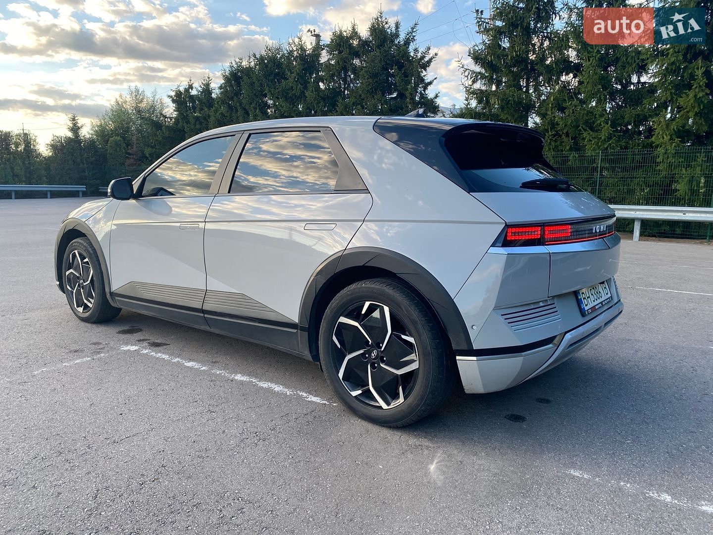 Hyundai Ioniq 5 2021 VIN KMHKL81AFNU056447 фото оголошення 4 з 45
