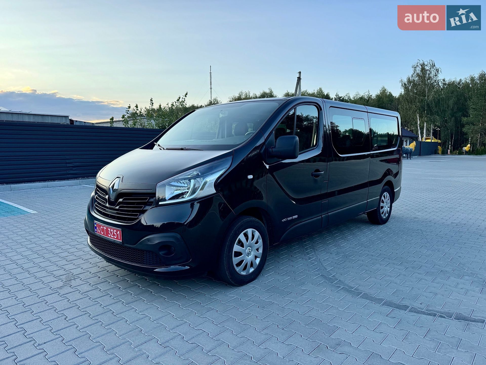 Renault Trafic 2017 VIN VF1JL000158714674 фото оголошення 4 з 47