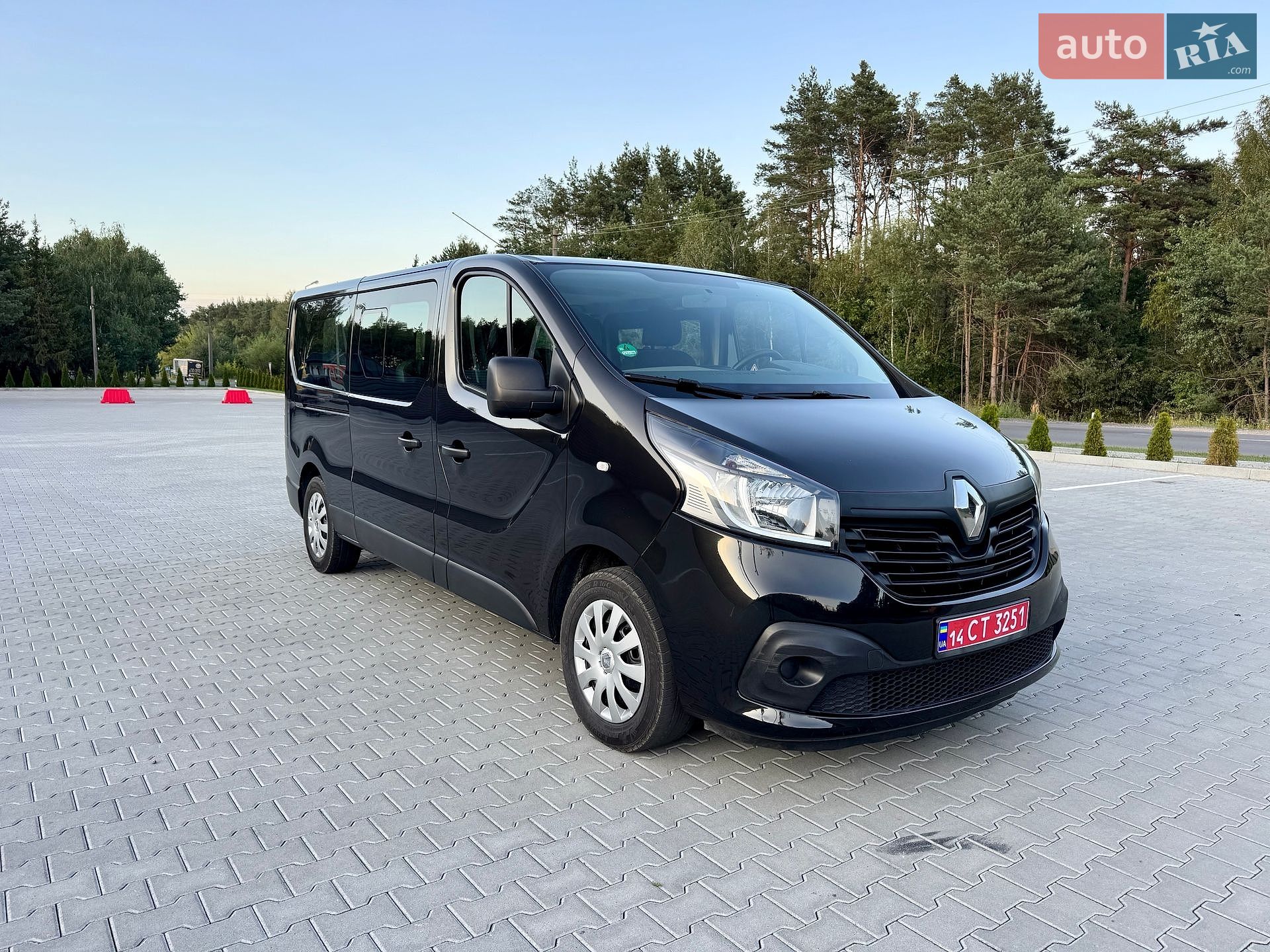 Renault Trafic 2017 VIN VF1JL000158714674 фото оголошення 3 з 47