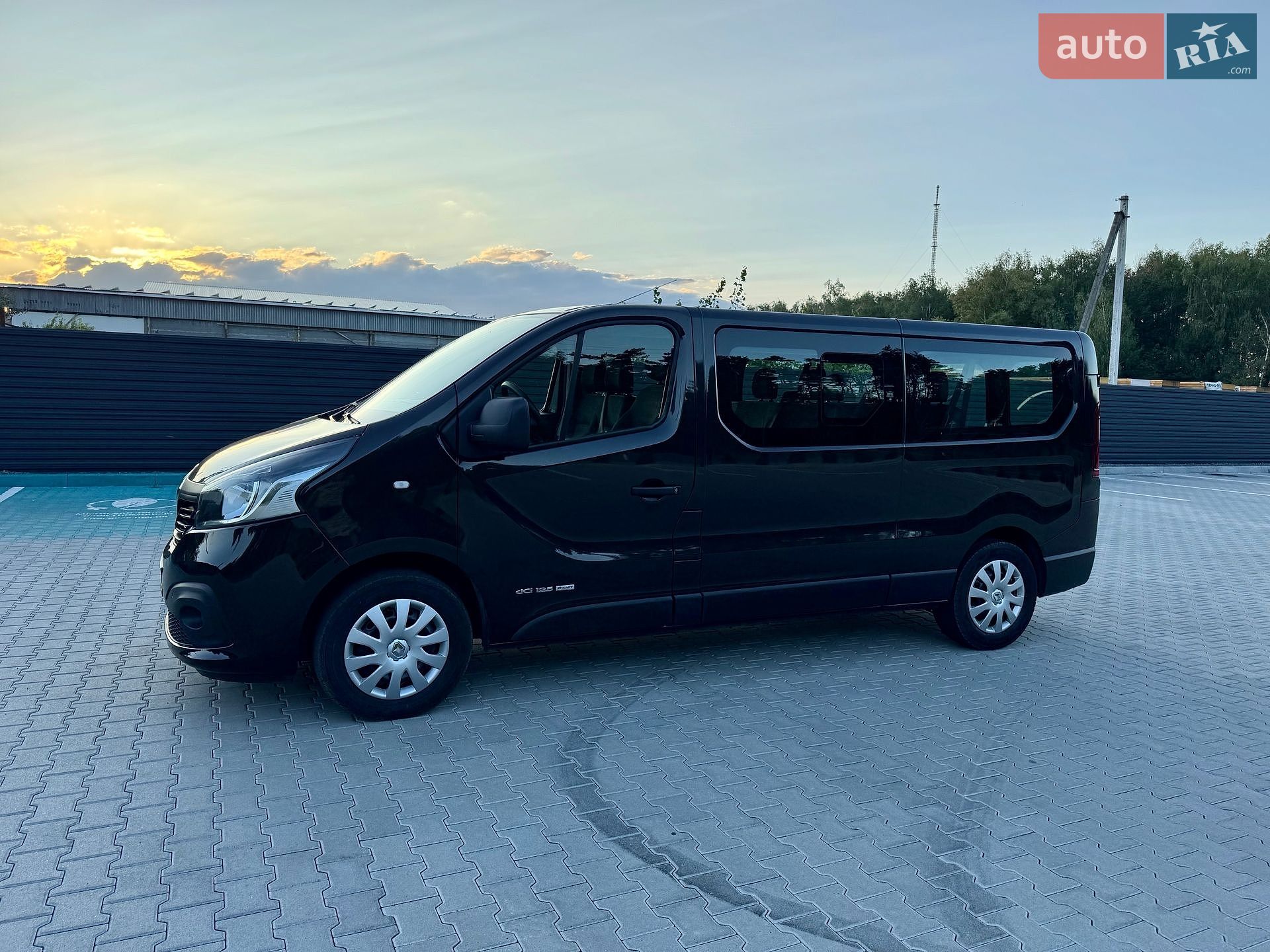 Renault Trafic 2017 VIN VF1JL000158714674 фото оголошення 16 з 47