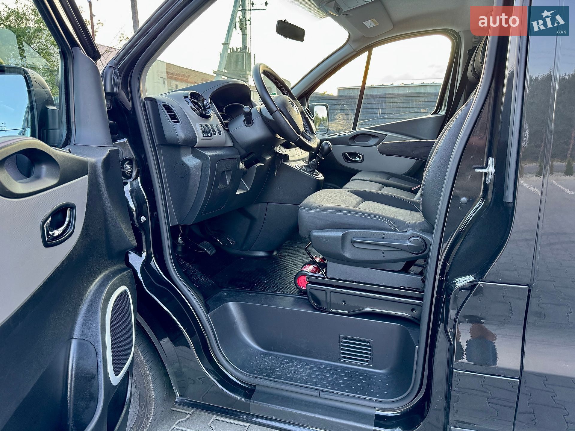 Renault Trafic 2017 VIN VF1JL000158714674 фото оголошення 18 з 47
