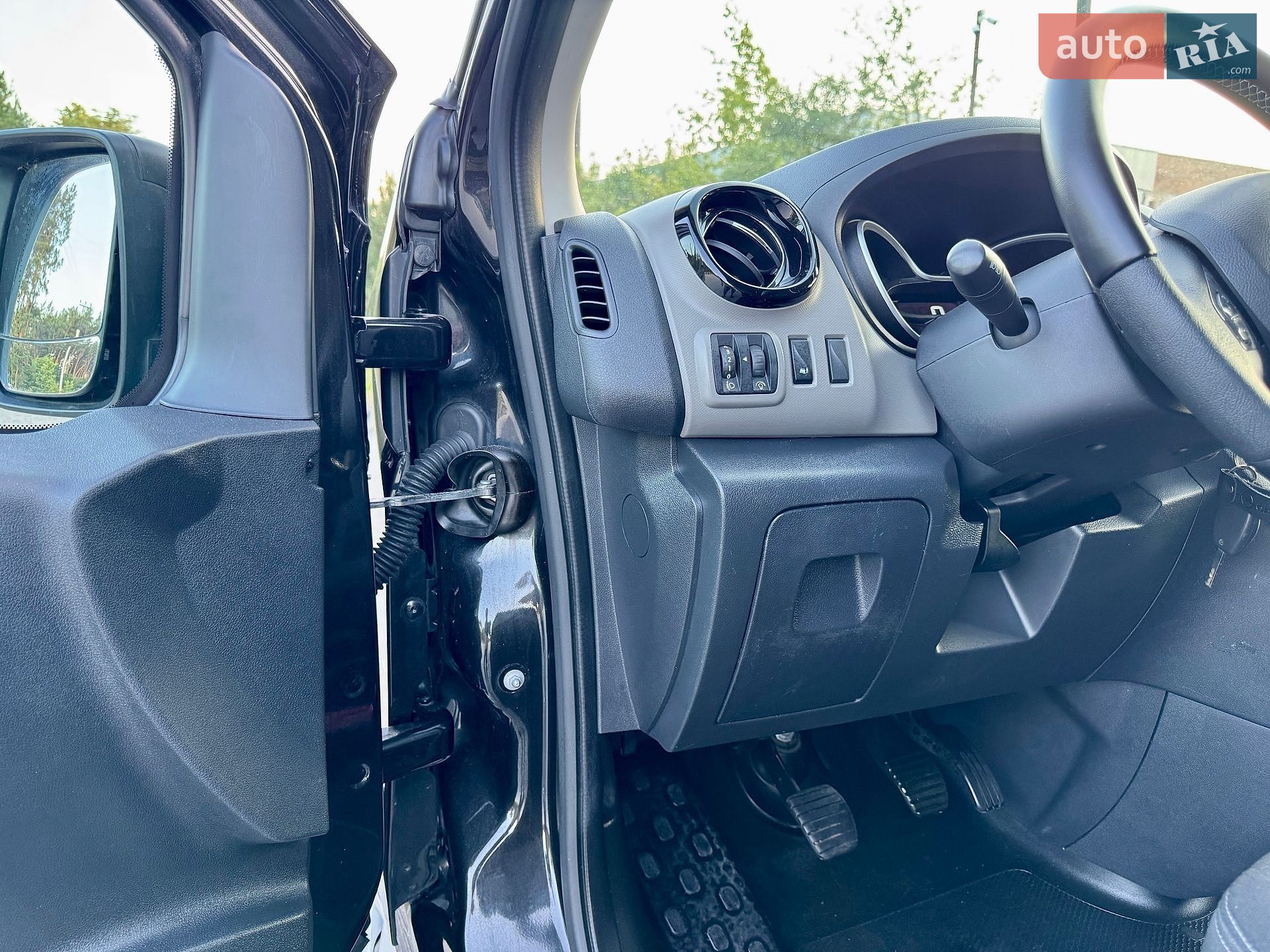 Renault Trafic 2017 VIN VF1JL000158714674 фото оголошення 25 з 47