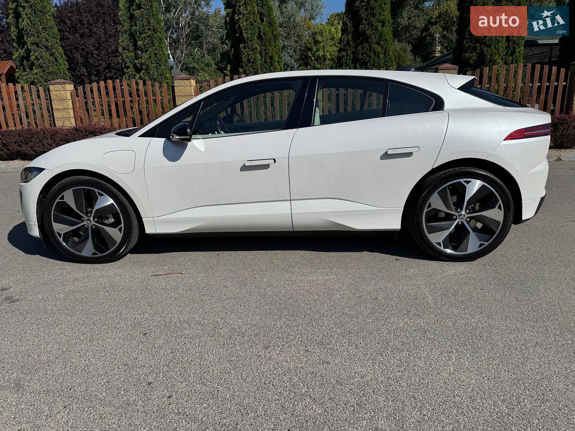 Jaguar I-Pace 2023 VIN SADHA2B11R1631546 фото оголошення 3 з 36