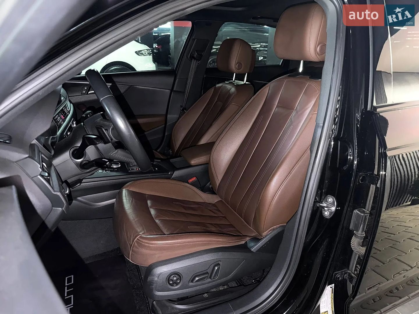 Audi A4 2018 VIN WAUGMAF47KN005332 фото оголошення 5 з 67