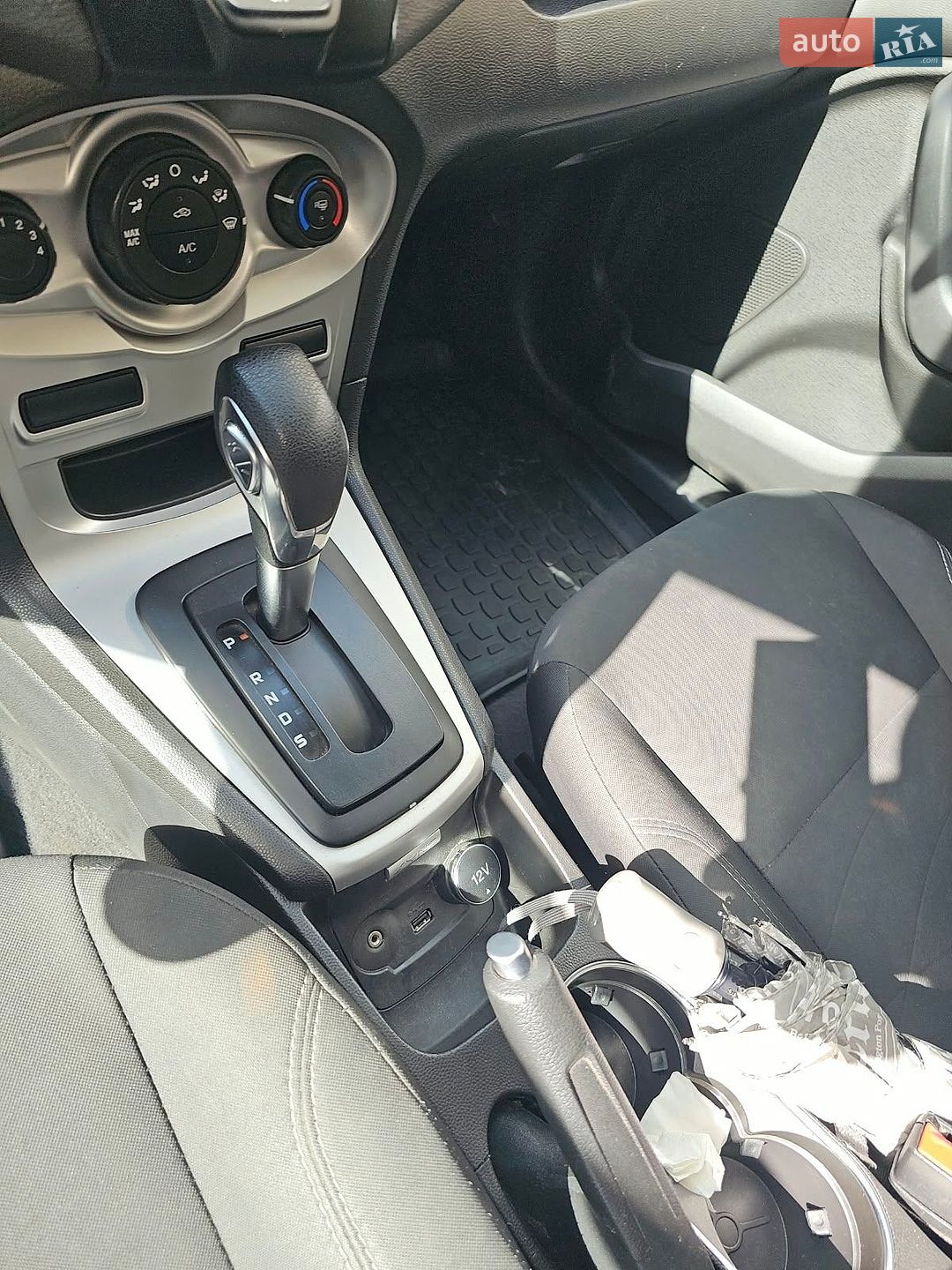 Ford Fiesta 2019 VIN 3FADP4BJXKM139651 фото оголошення 10 з 13