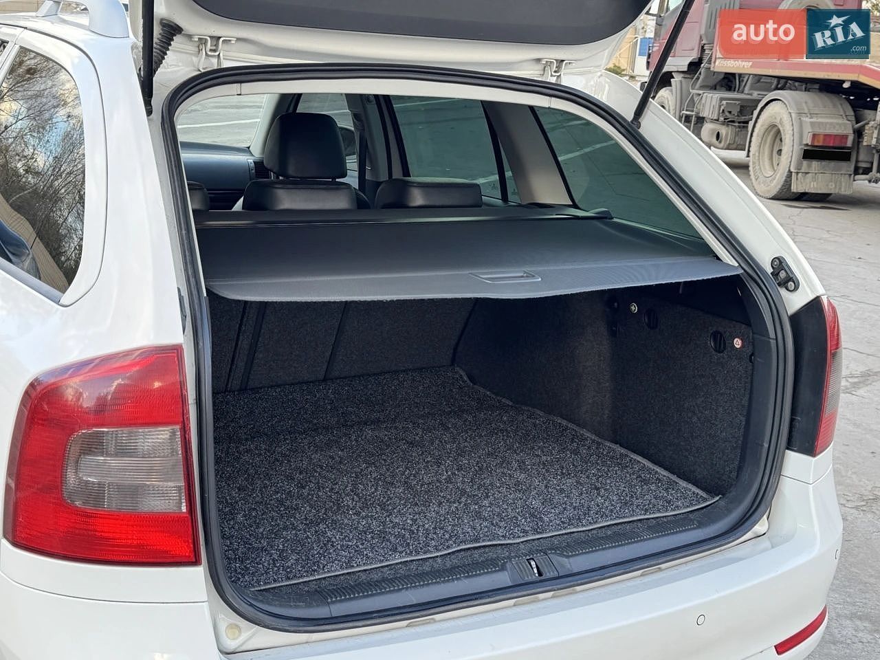 Skoda Octavia 2012 VIN TMBFE61Z9C2161015 фото оголошення 10 з 18
