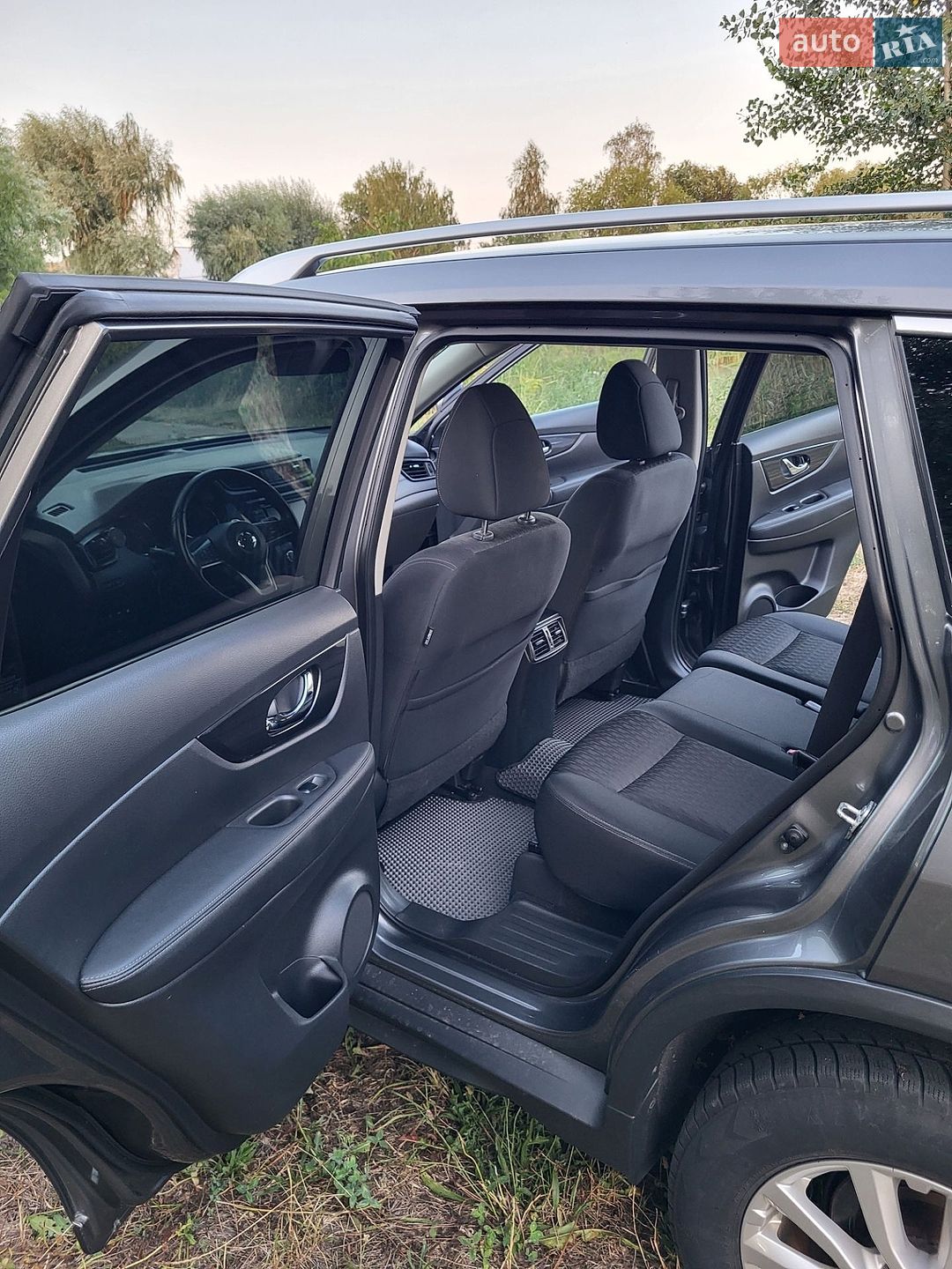 Nissan Rogue 2018 VIN KNMAT2MV6KP504978 фото оголошення 6 з 18