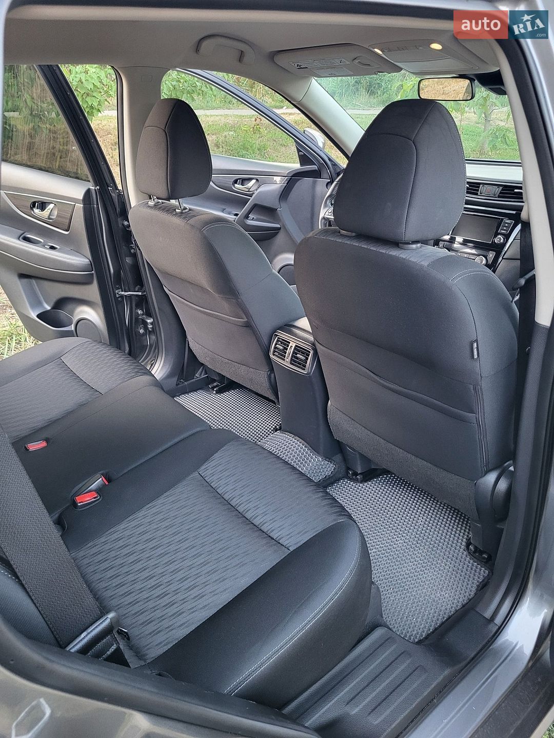 Nissan Rogue 2018 VIN KNMAT2MV6KP504978 фото оголошення 5 з 18