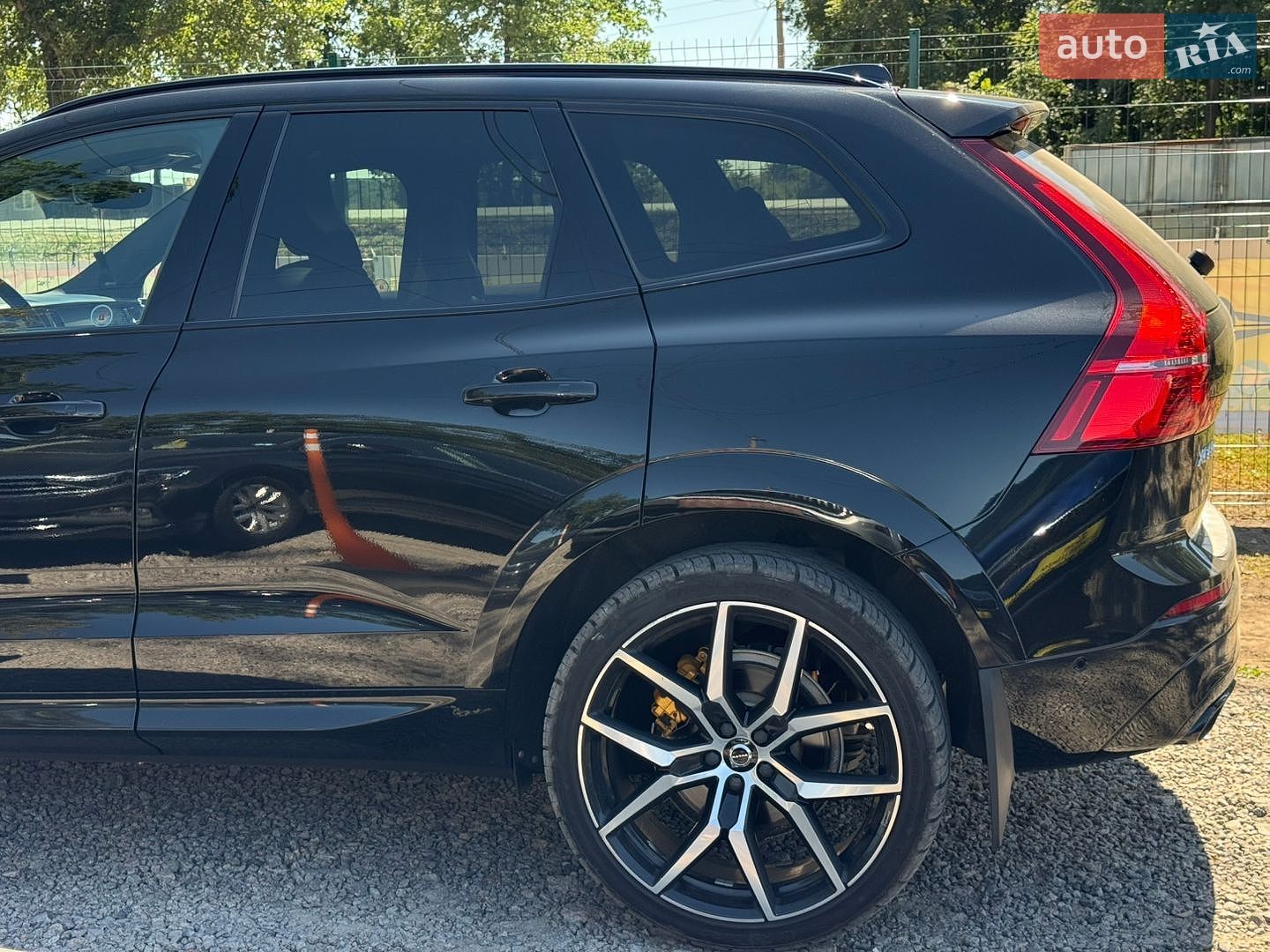 Volvo XC60 2019 VIN LYVBK0DP0LB520006 фото оголошення 13 з 68