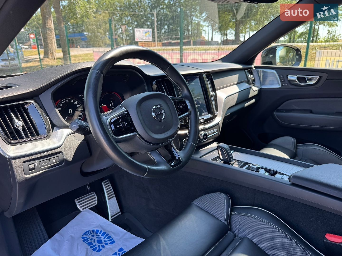 Volvo XC60 2019 VIN LYVBK0DP0LB520006 фото оголошення 18 з 68