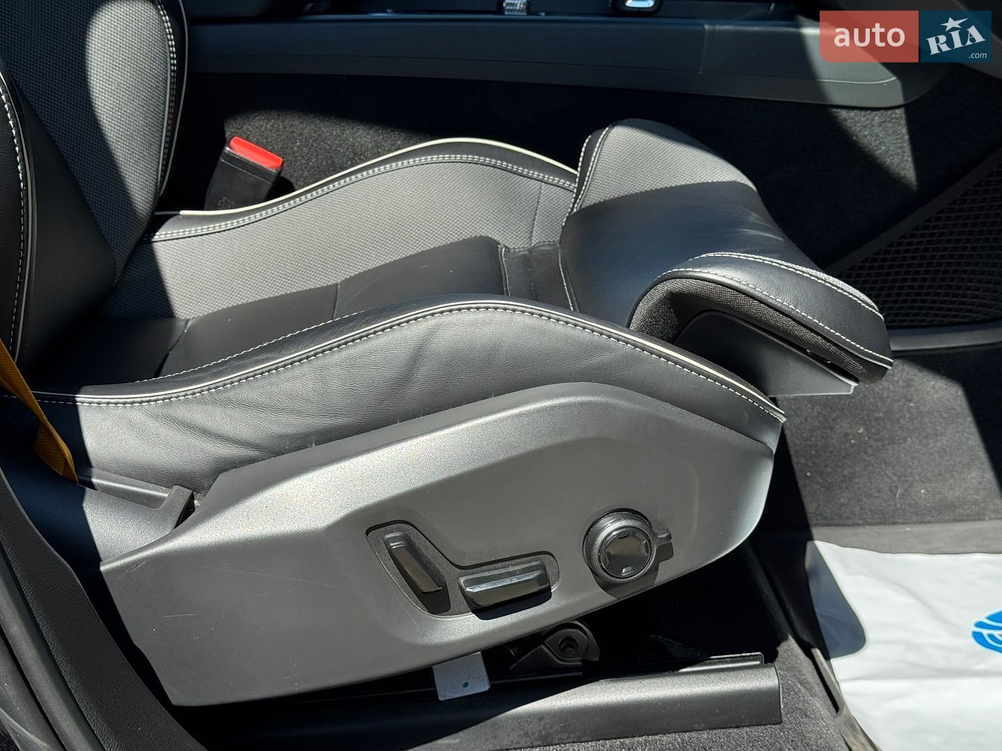 Volvo XC60 2019 VIN LYVBK0DP0LB520006 фото оголошення 22 з 68