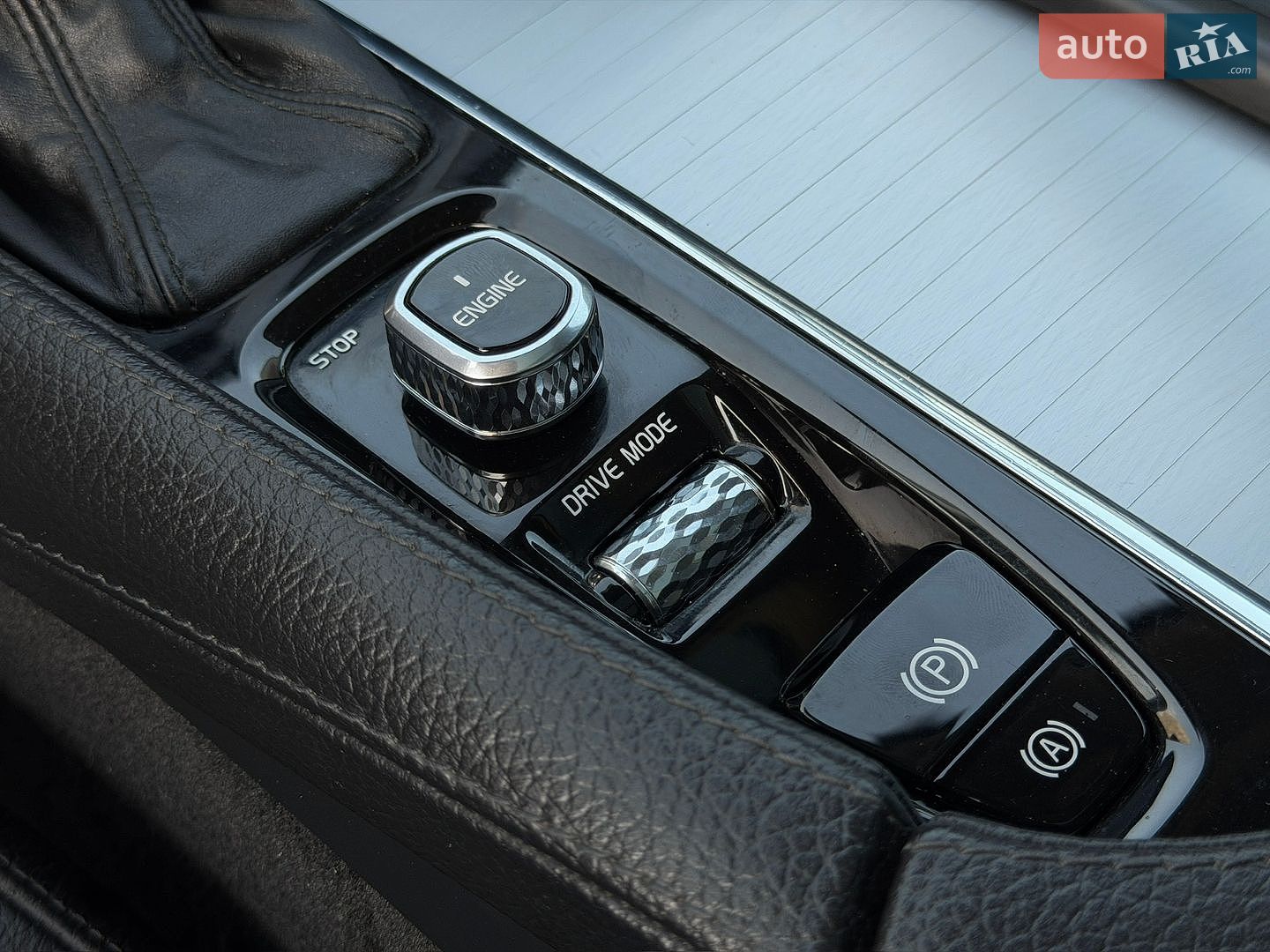 Volvo XC90 2017 VIN YV4A22PK9H1174797 фото оголошення 28 з 56