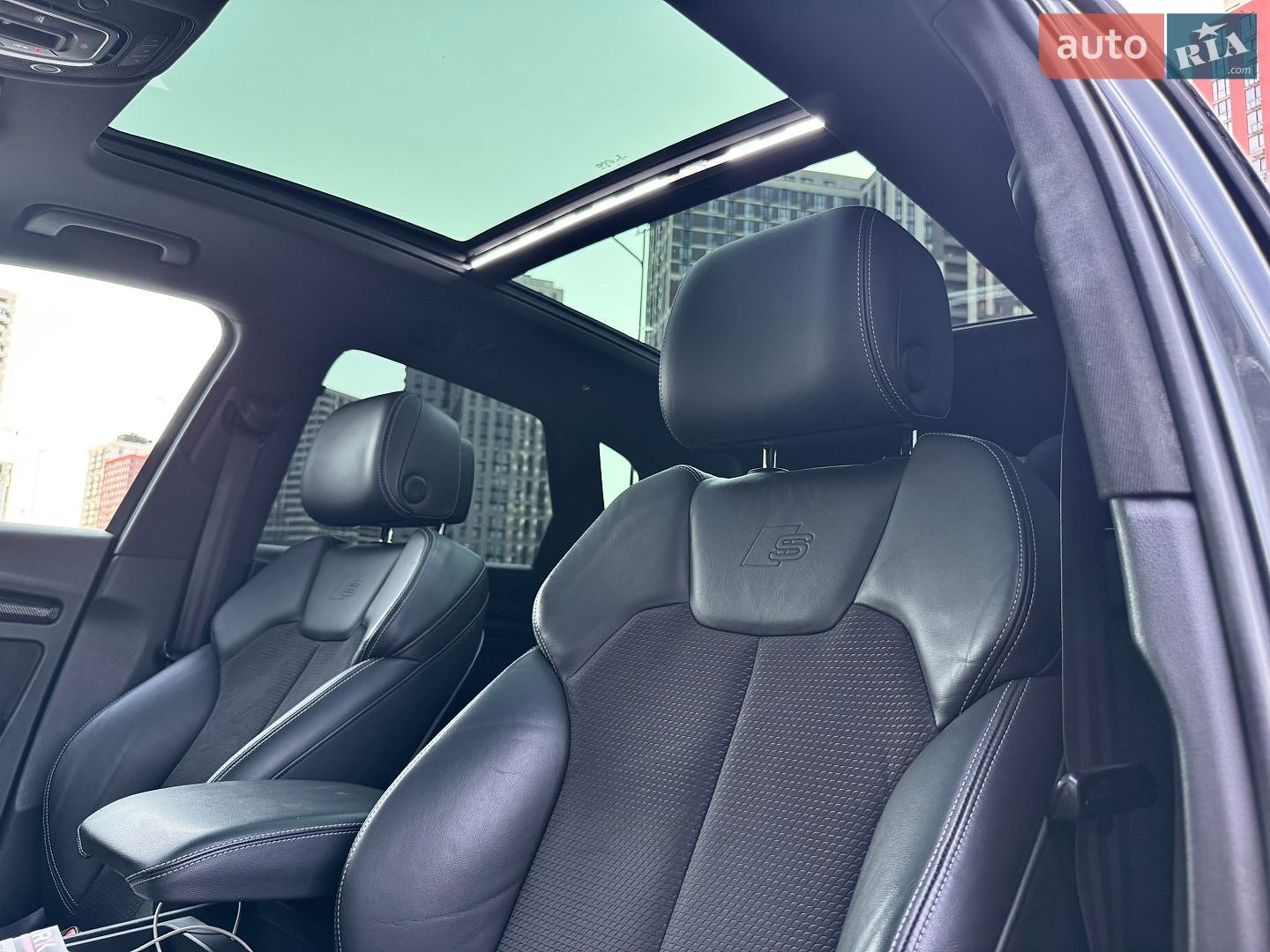 Audi SQ5 2018 VIN WA1A4AFY8J2120897 фото оголошення 2 з 41
