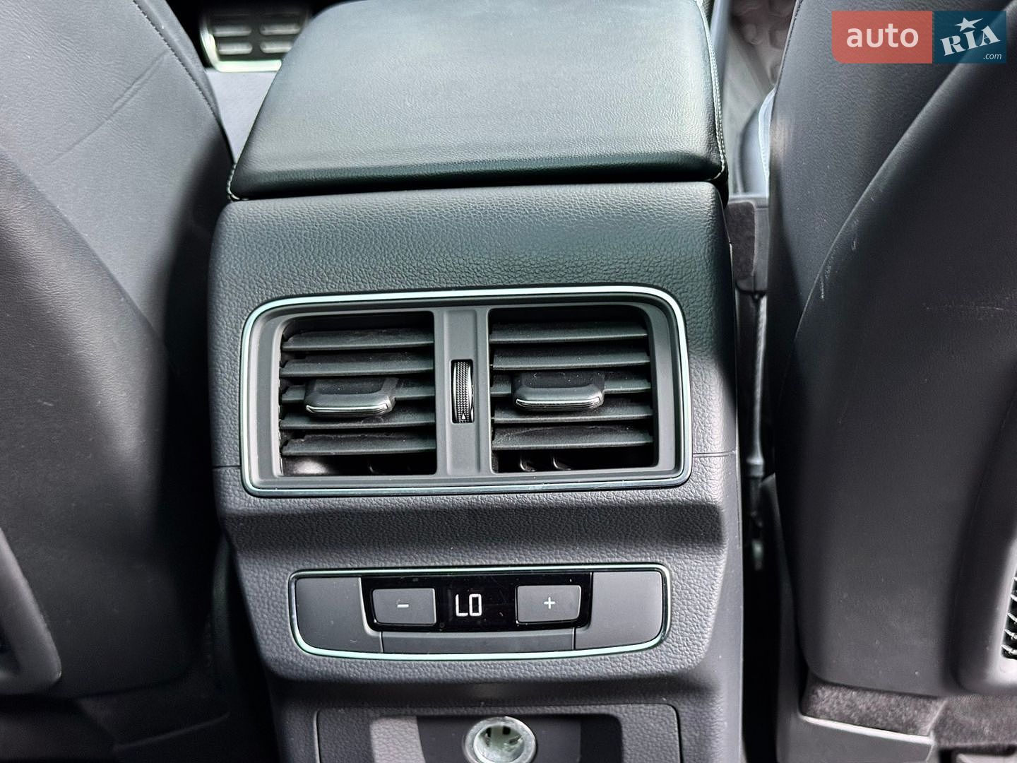 Audi SQ5 2018 VIN WA1A4AFY8J2120897 фото оголошення 31 з 41