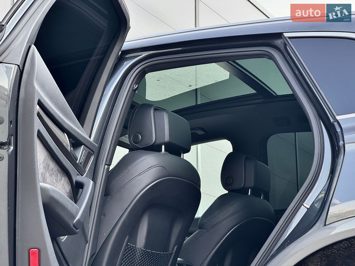 Audi SQ5 2018 VIN WA1A4AFY8J2120897 фото оголошення 30 з 41