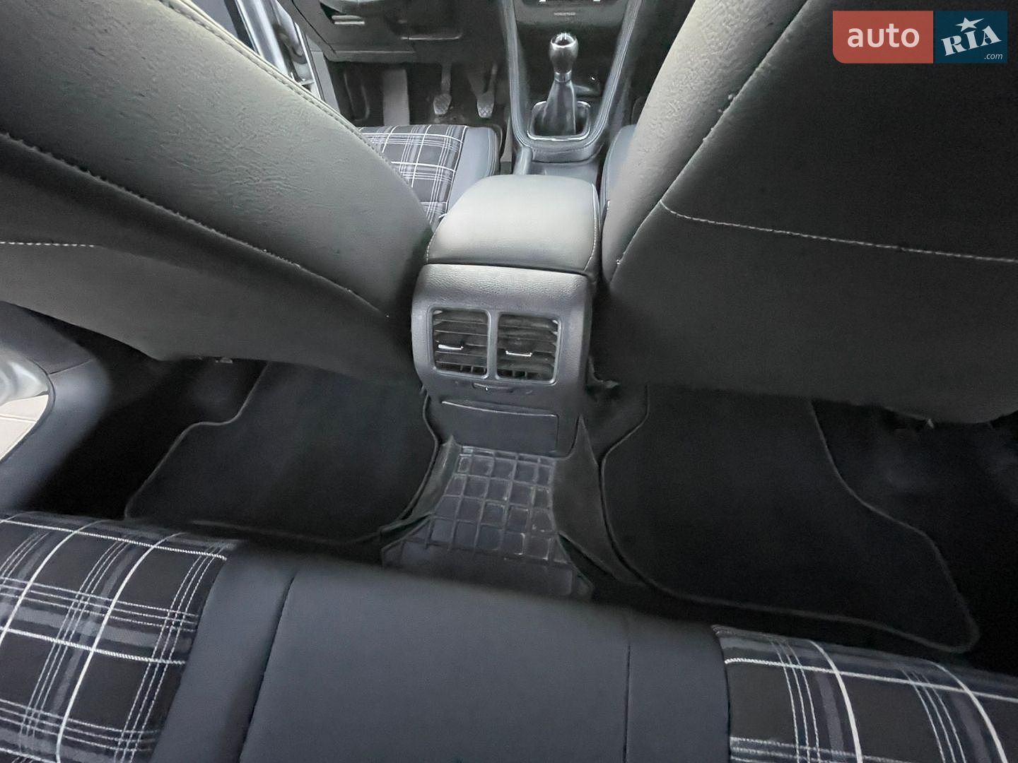 Volkswagen Golf 2011 VIN WVWZZZ1KZCW100043 фото оголошення 30 з 39