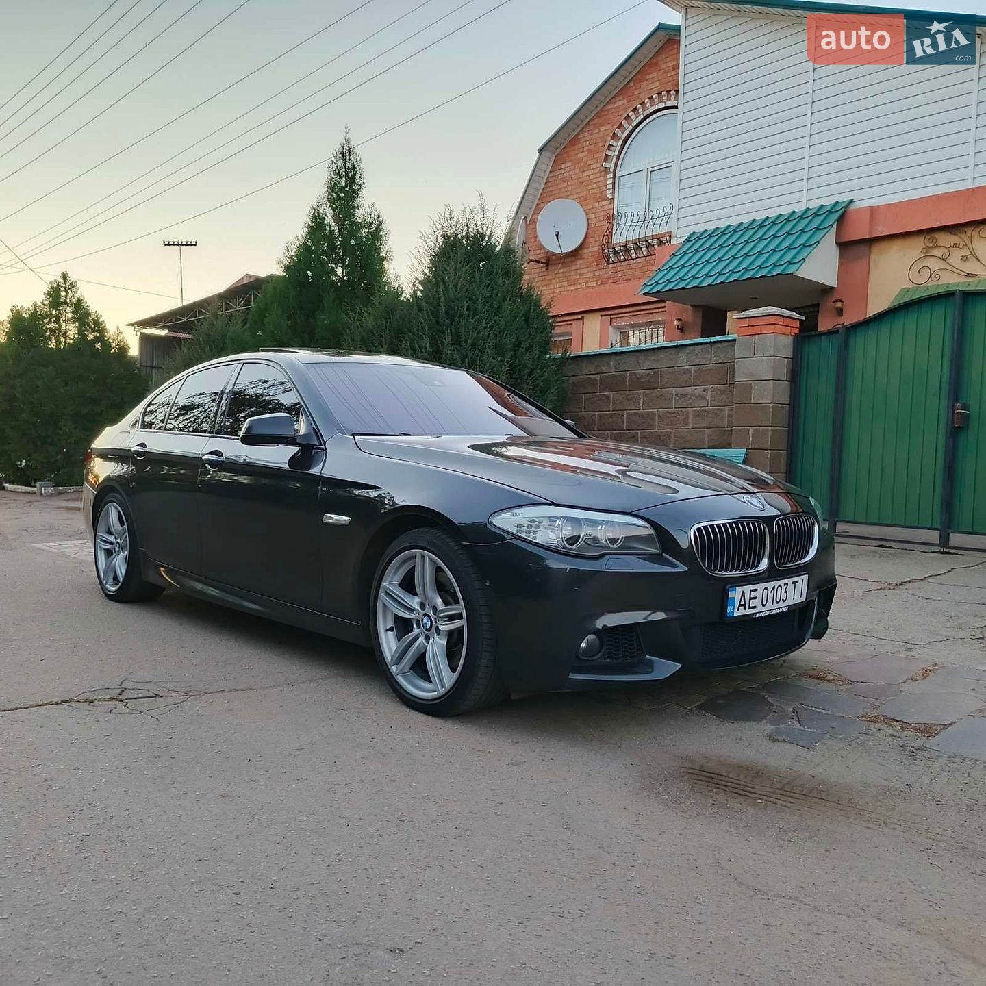 BMW 5 Series 2012 VIN WBAFU7C58CDU61049 фото оголошення 6 з 39