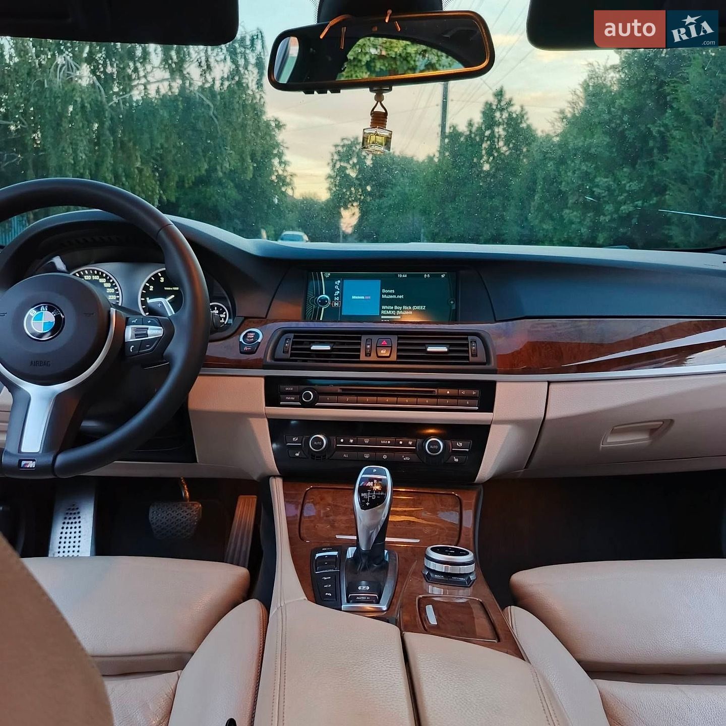BMW 5 Series 2012 VIN WBAFU7C58CDU61049 фото оголошення 23 з 39