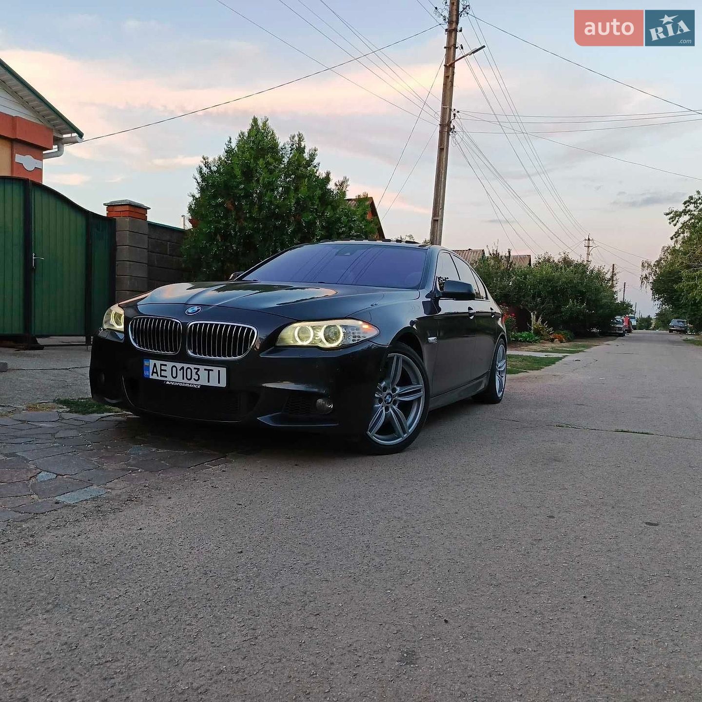 BMW 5 Series 2012 VIN WBAFU7C58CDU61049 фото оголошення 3 з 39