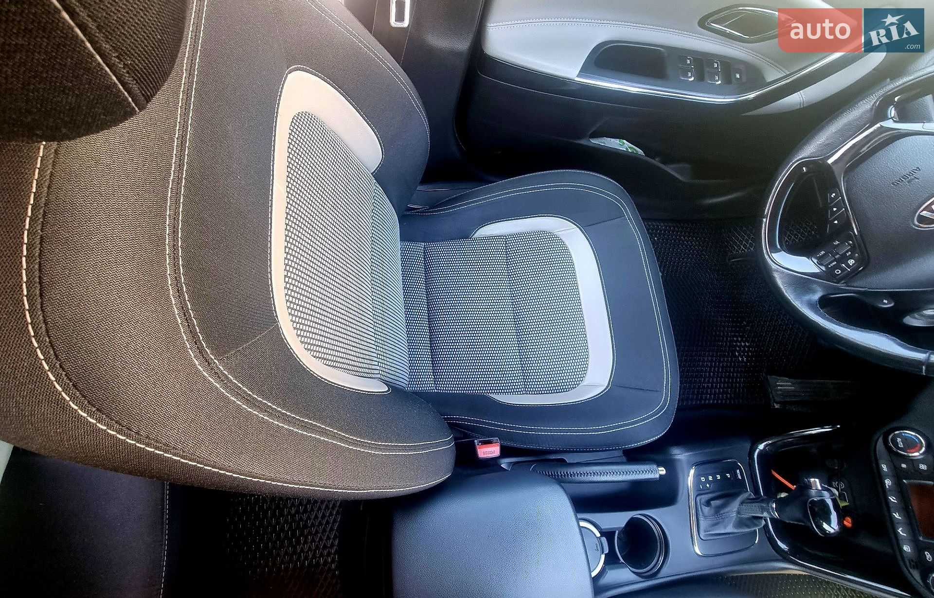 Kia Ceed 2016 VIN U5YHN816GGL201994 фото оголошення 19 з 22