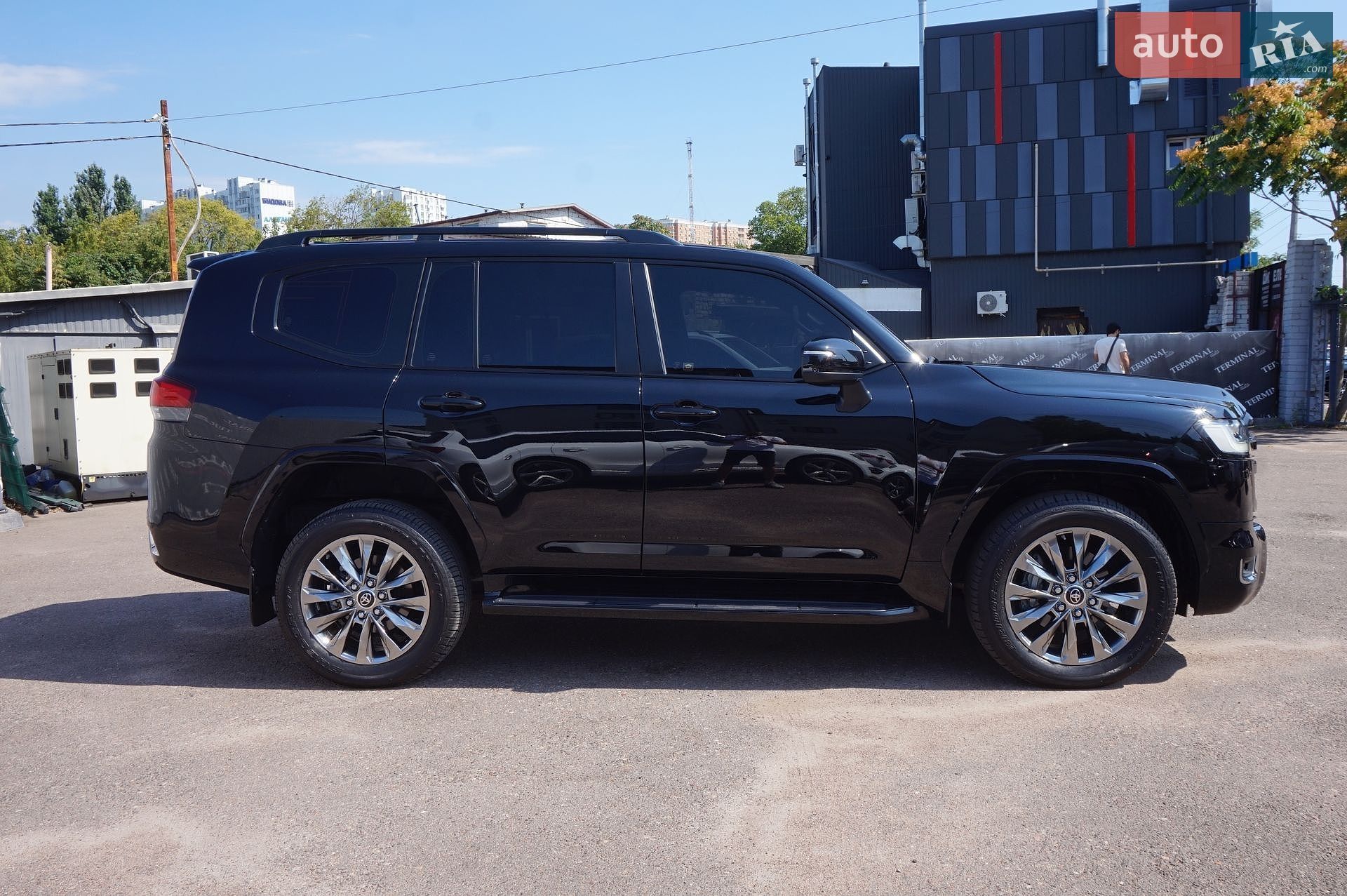 Toyota Land Cruiser 2022 VIN JTMAAABJ904014551 фото оголошення 4 з 76