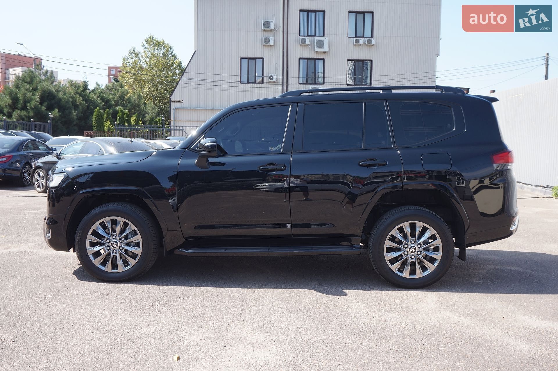 Toyota Land Cruiser 2022 VIN JTMAAABJ904014551 фото оголошення 8 з 76