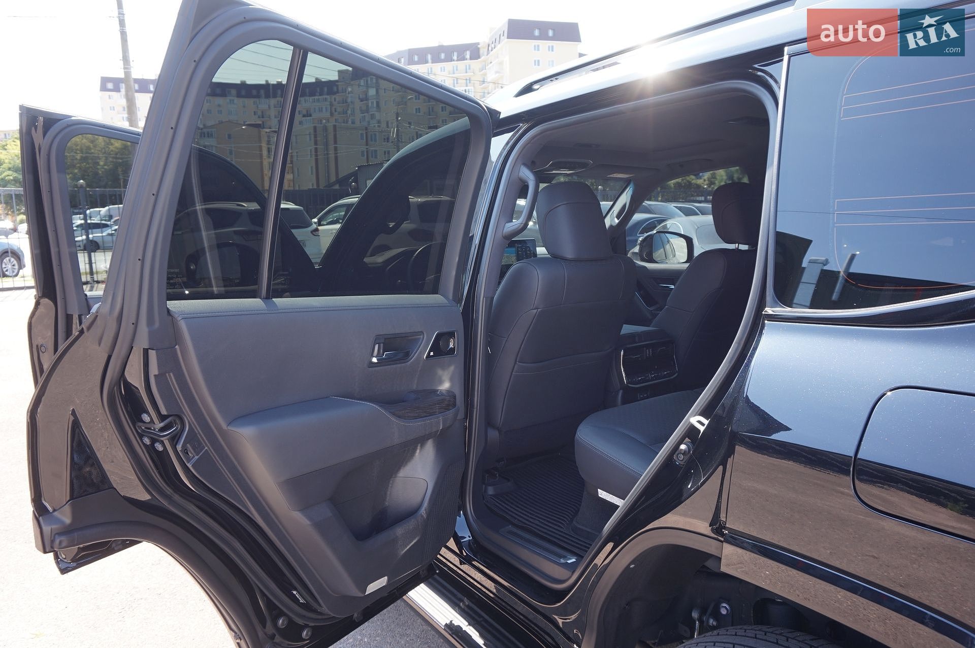 Toyota Land Cruiser 2022 VIN JTMAAABJ904014551 фото оголошення 25 з 76