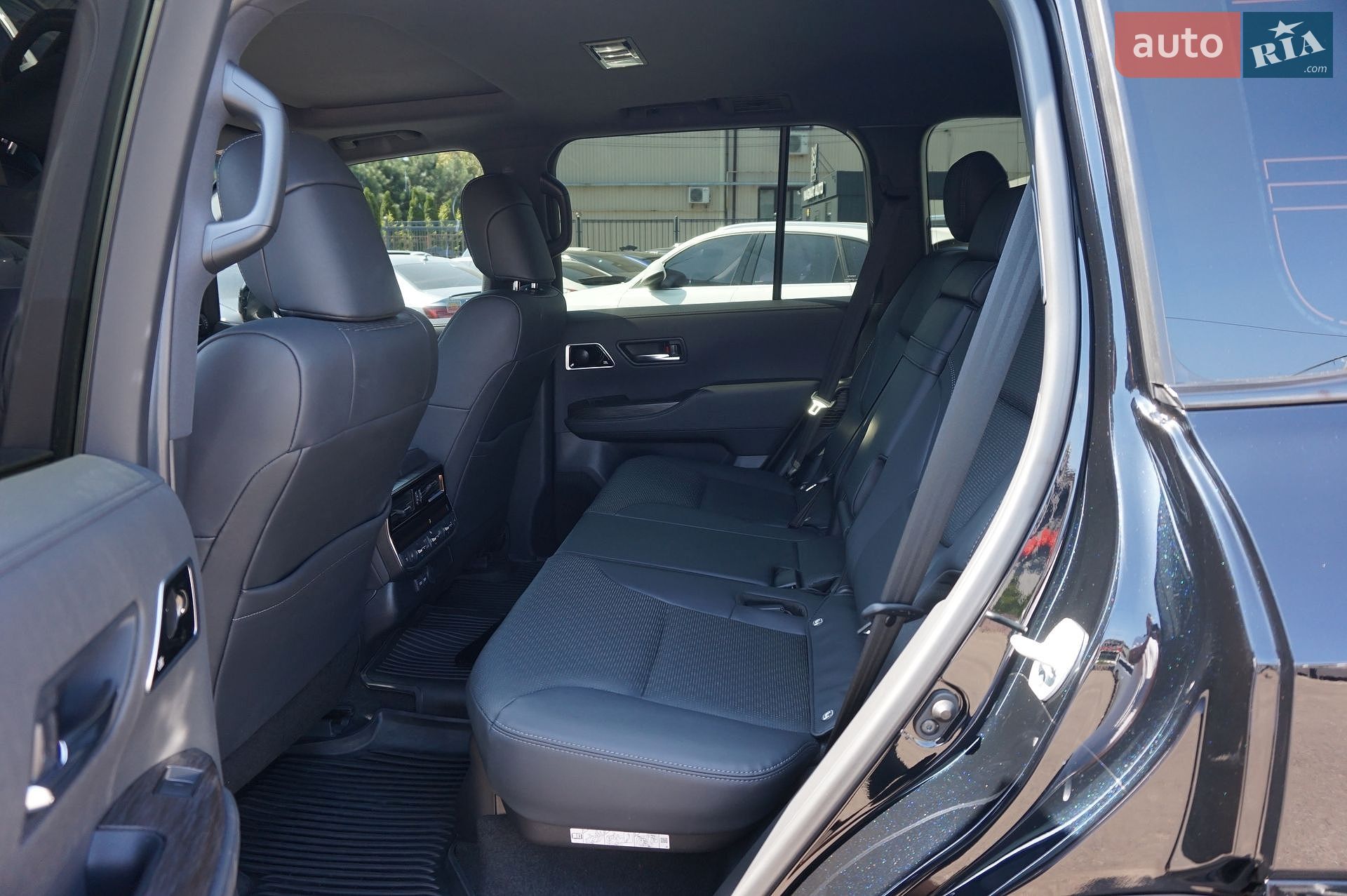 Toyota Land Cruiser 2022 VIN JTMAAABJ904014551 фото оголошення 27 з 76