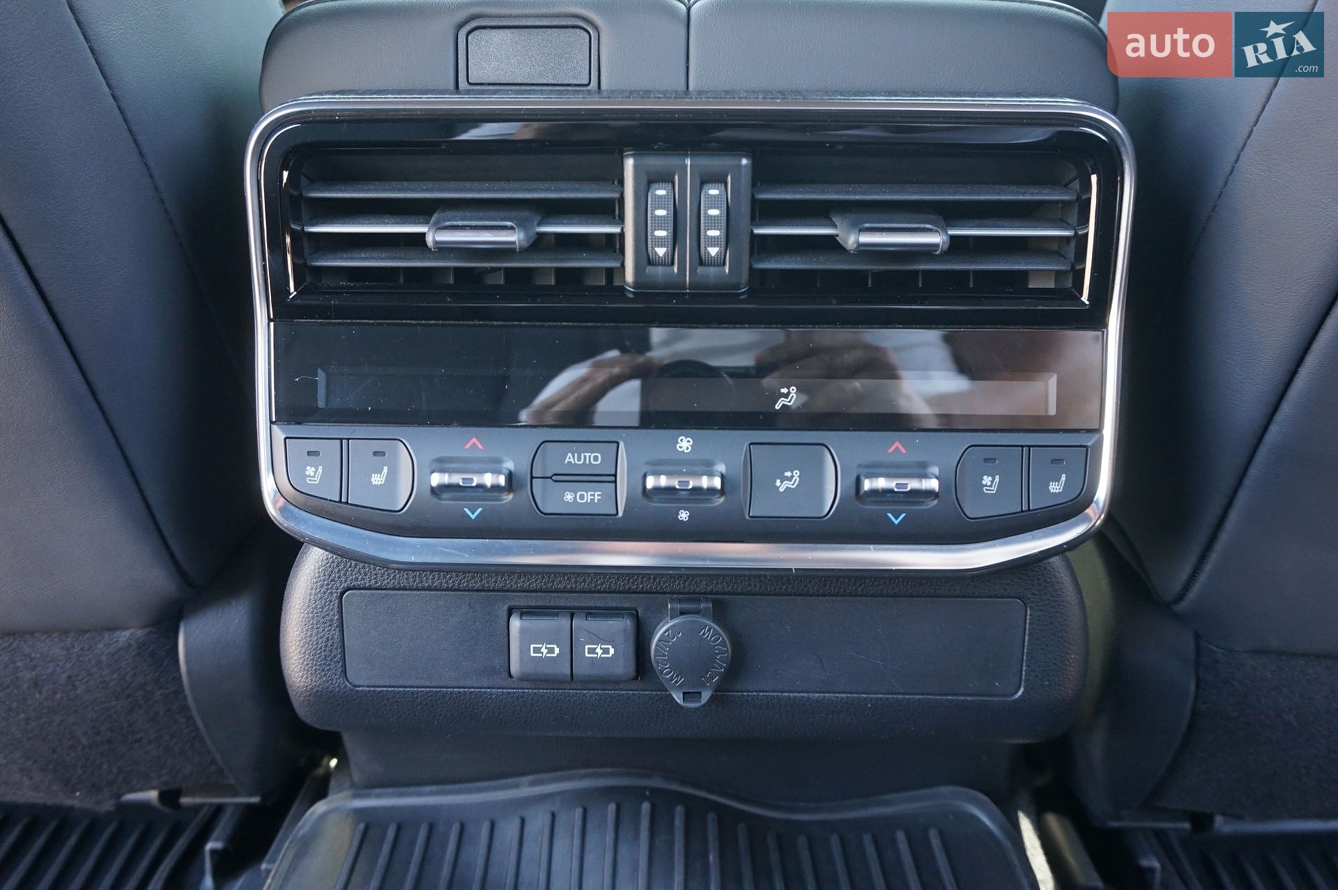 Toyota Land Cruiser 2022 VIN JTMAAABJ904014551 фото оголошення 31 з 76