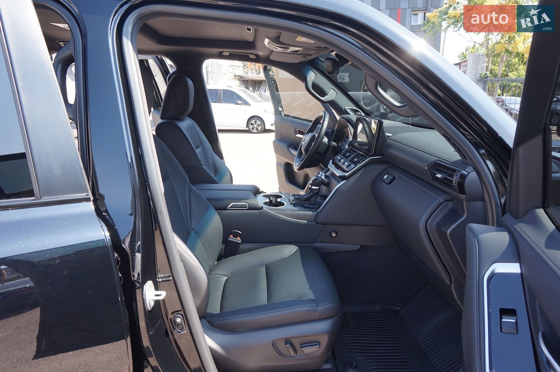 Toyota Land Cruiser 2022 VIN JTMAAABJ904014551 фото оголошення 33 з 76
