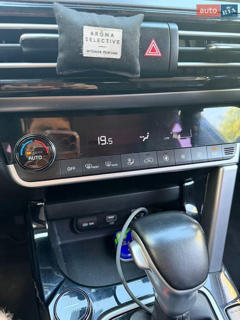Kia Seltos 2019 VIN KNAEU815GLK008201 фото оголошення 11 з 36