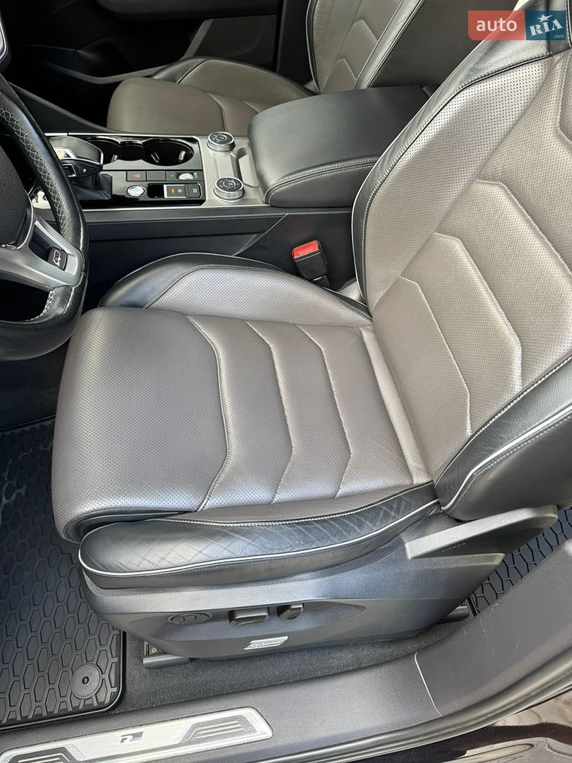 Volkswagen Touareg 2018 VIN WVGZZZCRZKD021924 фото оголошення 4 з 29