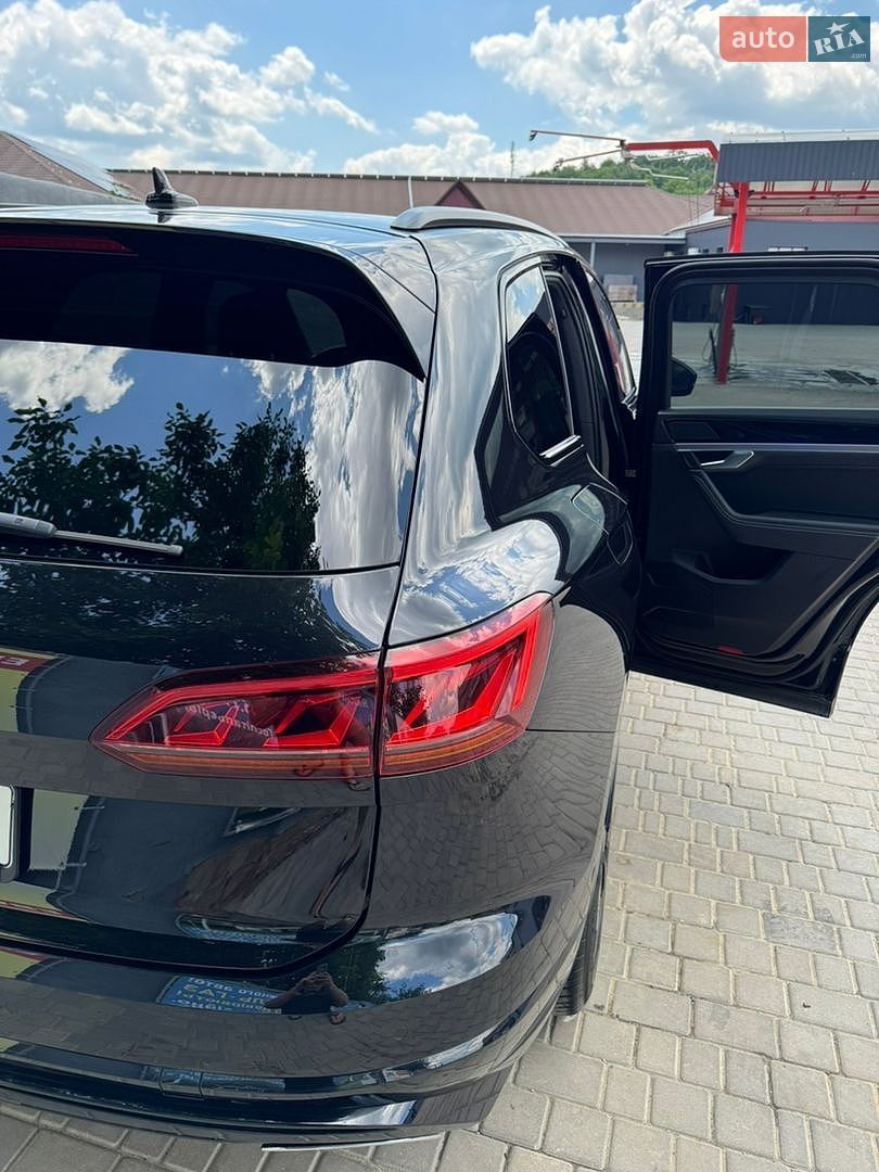 Volkswagen Touareg 2018 VIN WVGZZZCRZKD021924 фото оголошення 5 з 29