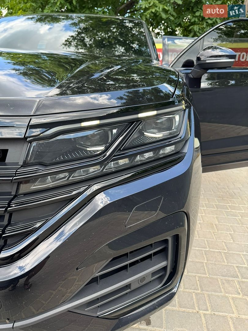 Volkswagen Touareg 2018 VIN WVGZZZCRZKD021924 фото оголошення 8 з 29