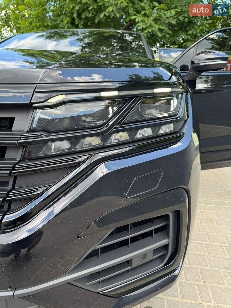 Volkswagen Touareg 2018 VIN WVGZZZCRZKD021924 фото оголошення 10 з 29