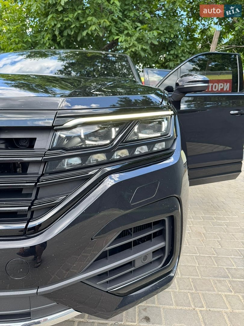 Volkswagen Touareg 2018 VIN WVGZZZCRZKD021924 фото оголошення 13 з 29