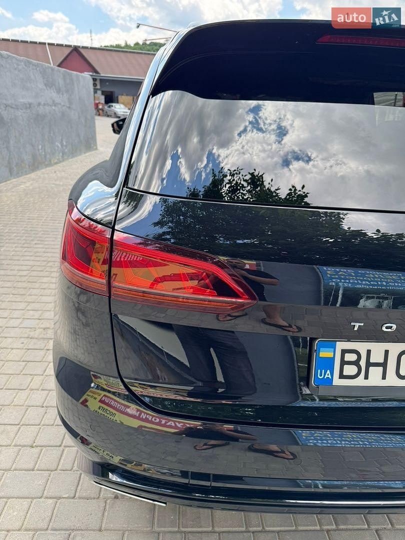 Volkswagen Touareg 2018 VIN WVGZZZCRZKD021924 фото оголошення 15 з 29