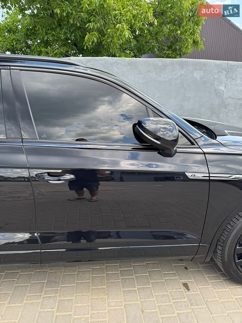 Volkswagen Touareg 2018 VIN WVGZZZCRZKD021924 фото оголошення 19 з 29