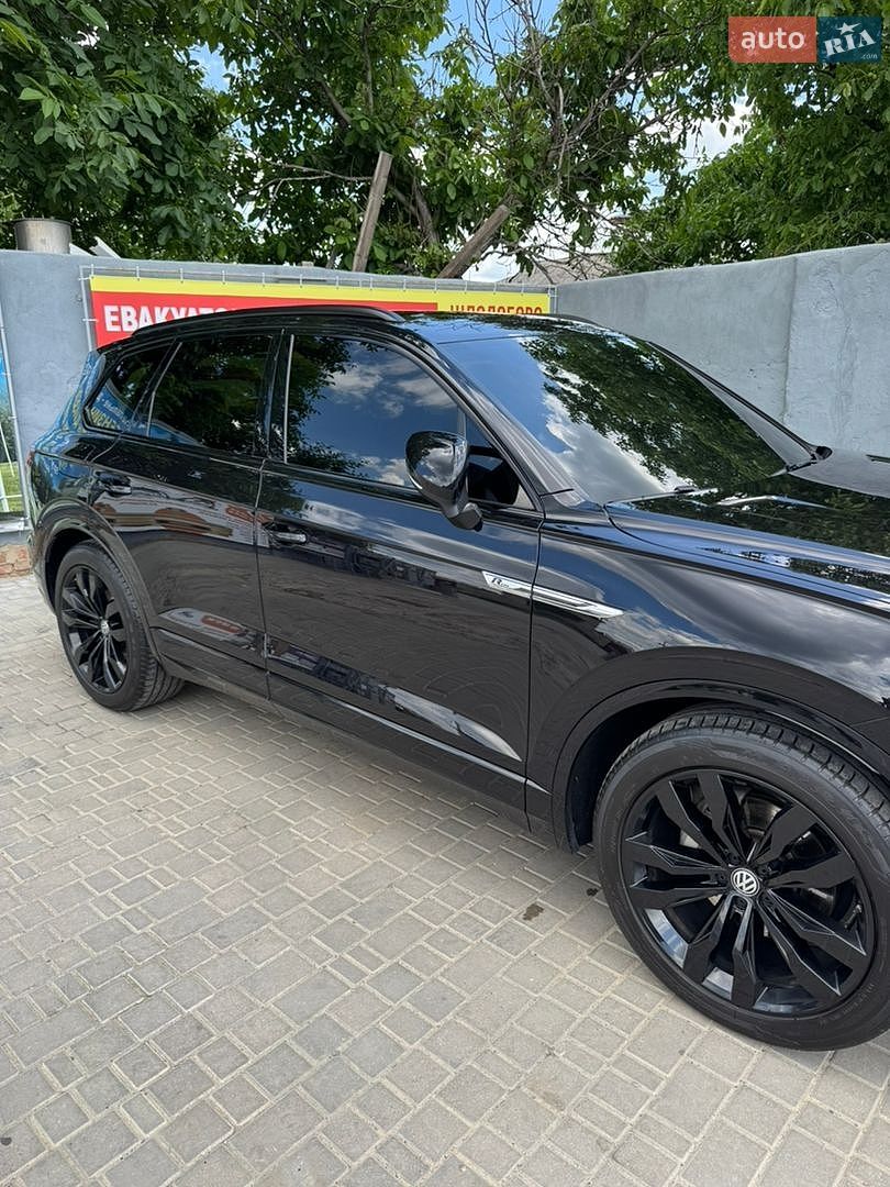 Volkswagen Touareg 2018 VIN WVGZZZCRZKD021924 фото оголошення 21 з 29