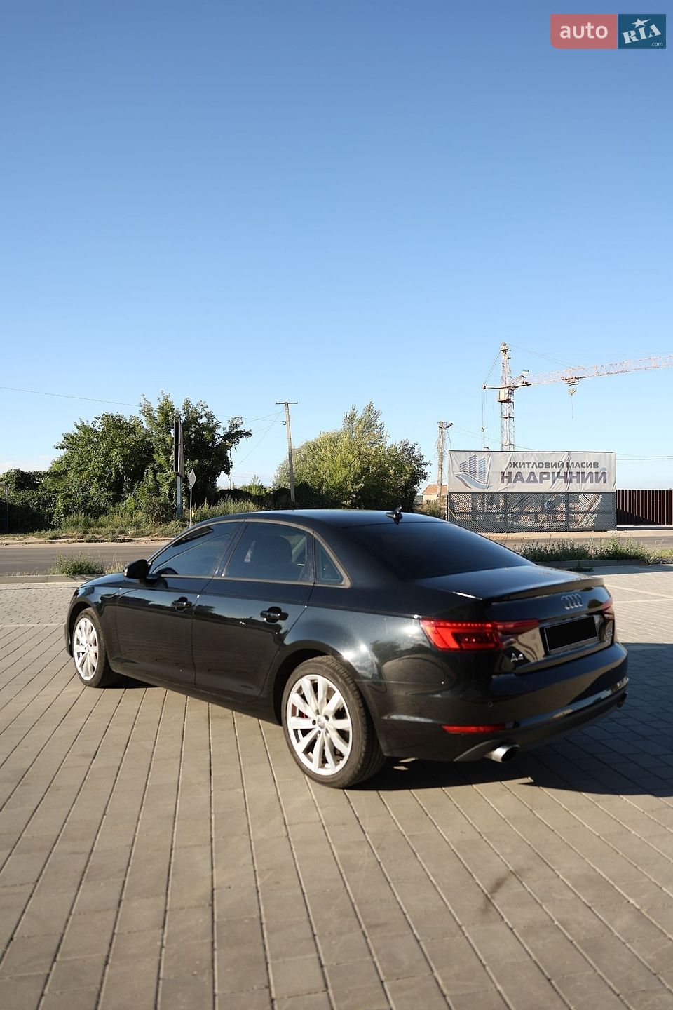 Audi A4 2016 VIN WAUANAF45HN001209 фото оголошення 4 з 20