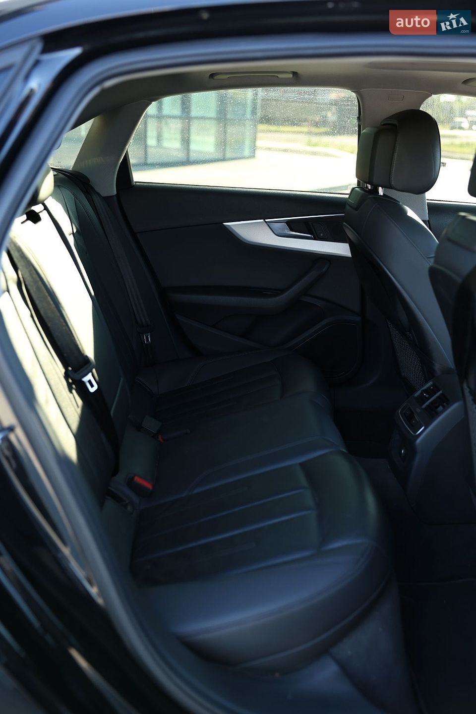 Audi A4 2016 VIN WAUANAF45HN001209 фото оголошення 16 з 20