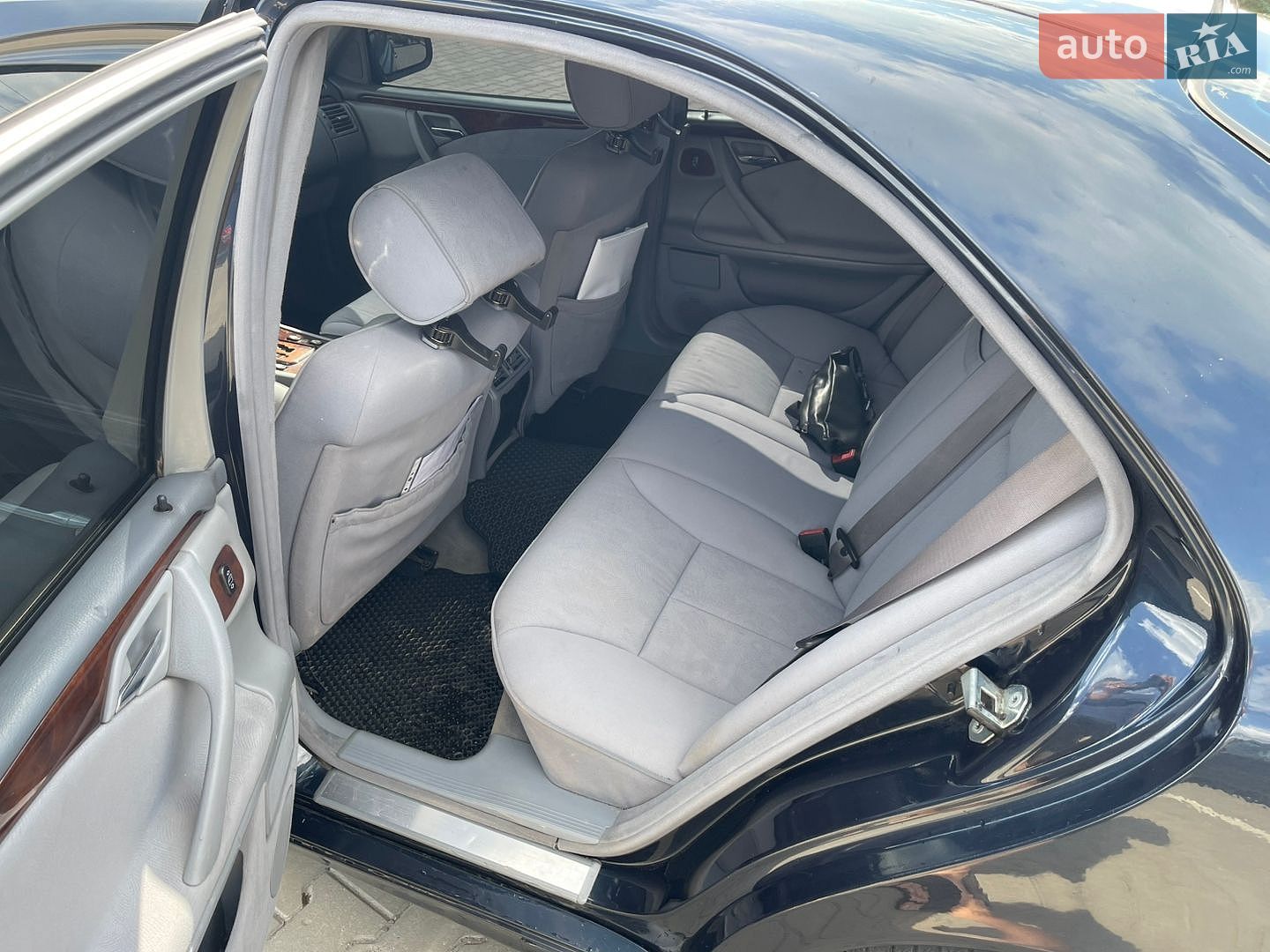 Mercedes-Benz E-Class 1999 VIN WDB1240261B129749 фото оголошення 4 з 5