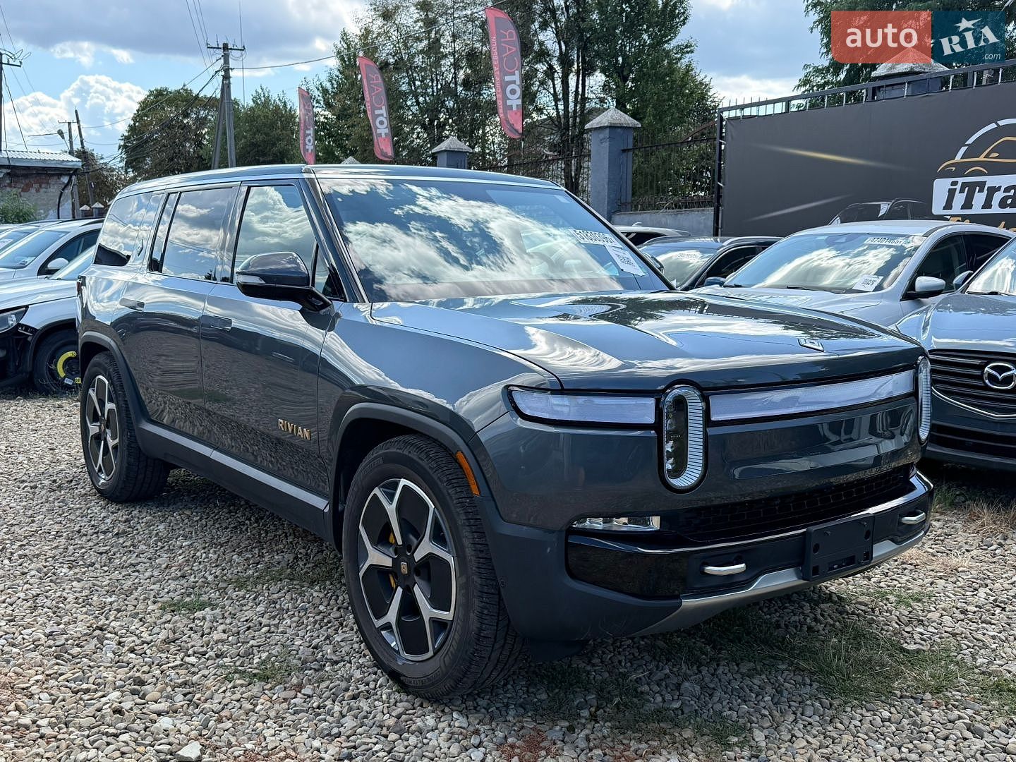 Rivian R1S 2023 VIN 7PDSGABA2PN021132 фото оголошення 3 з 30