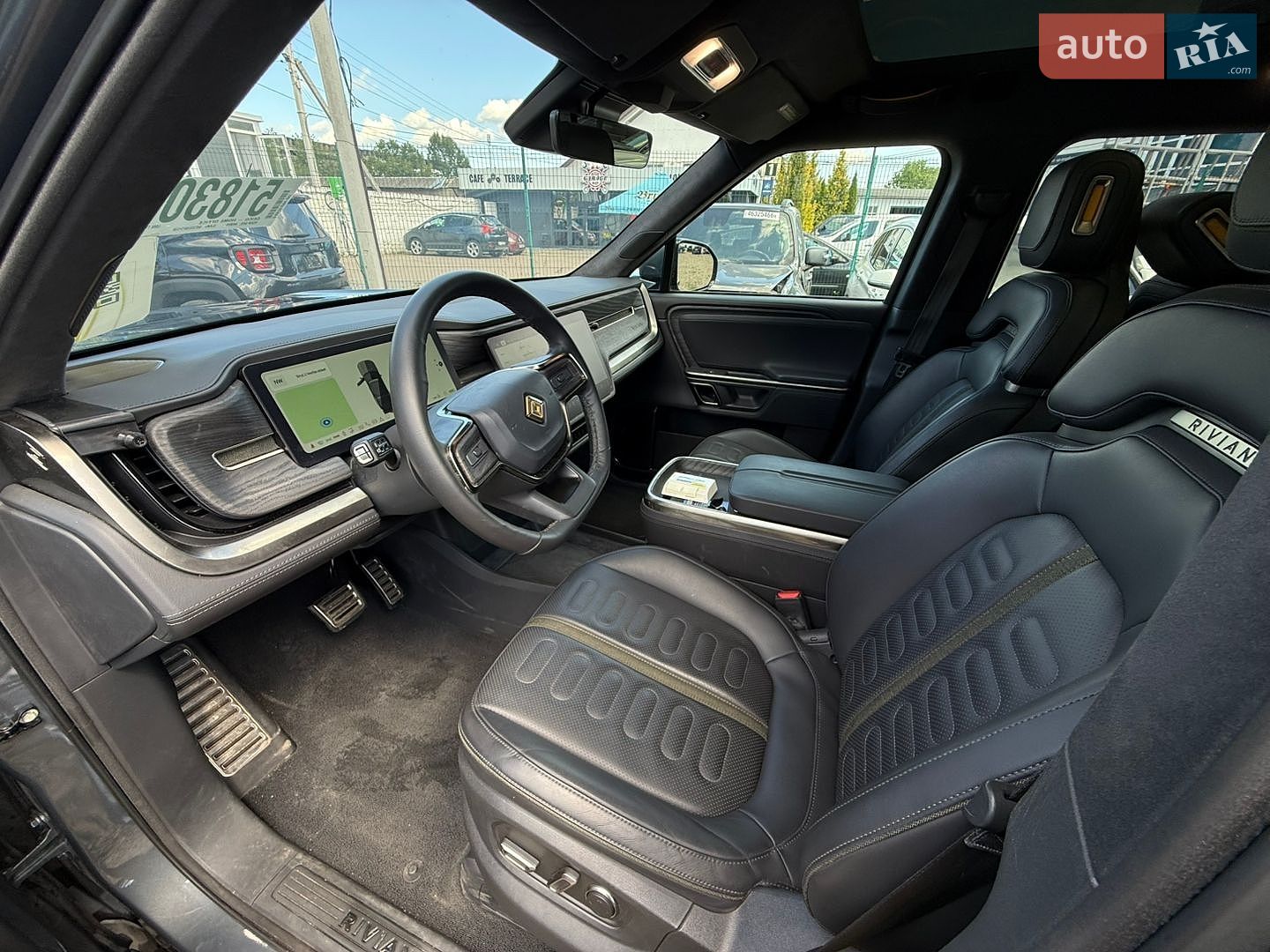 Rivian R1S 2023 VIN 7PDSGABA2PN021132 фото оголошення 12 з 30