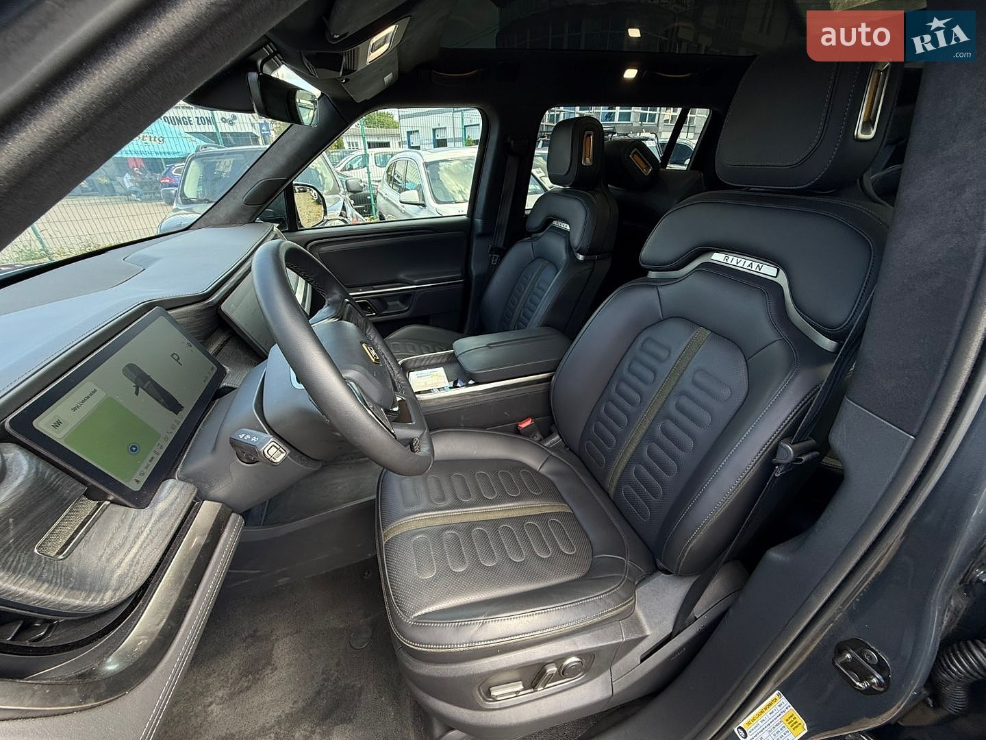 Rivian R1S 2023 VIN 7PDSGABA2PN021132 фото оголошення 14 з 30